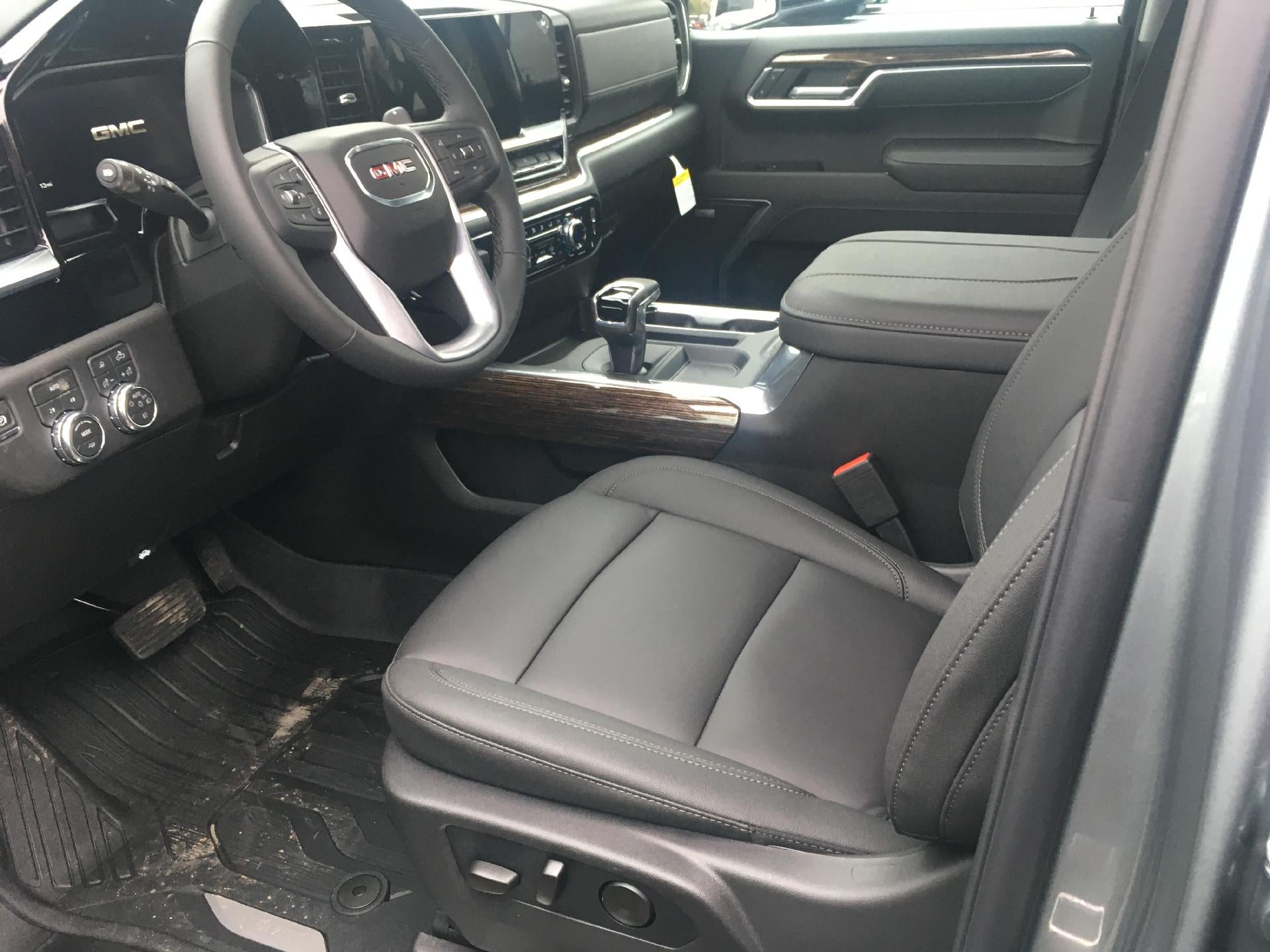 2026 GMC Sierra 1500 Crew Cab Short Box 4-Wheel Drive Elevation 3SB