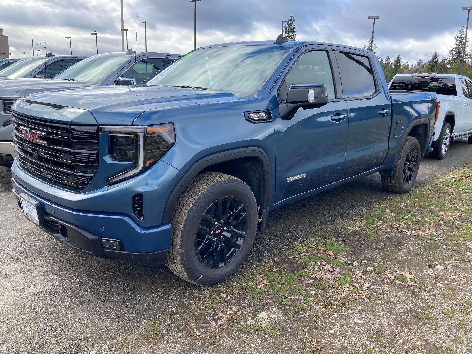 2026 GMC Sierra 1500 Crew Cab Short Box 4-Wheel Drive Elevation 3SB