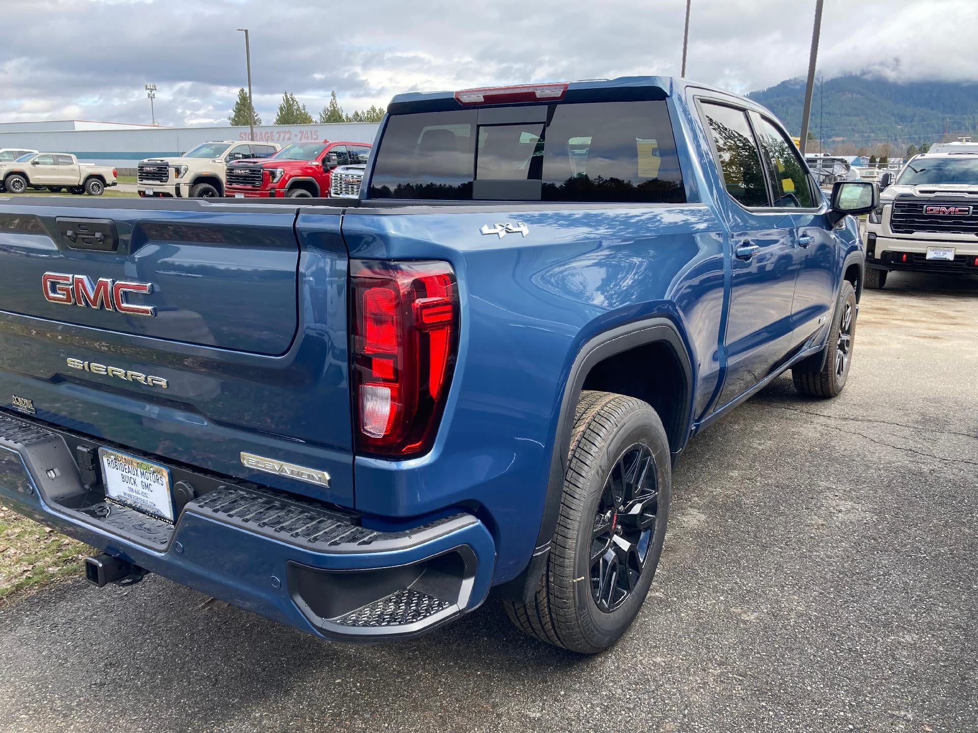 2026 GMC Sierra 1500 Crew Cab Short Box 4-Wheel Drive Elevation 3SB