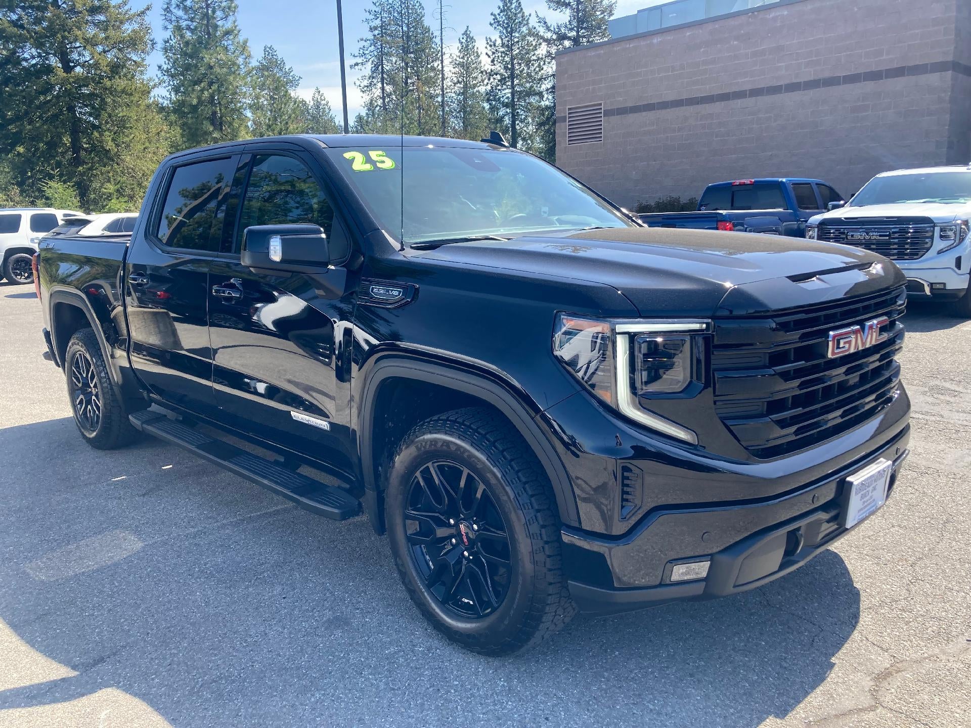 2025 GMC Sierra 1500 Leather Heated Power Seat, Navigation, Adaptive Cruise Control