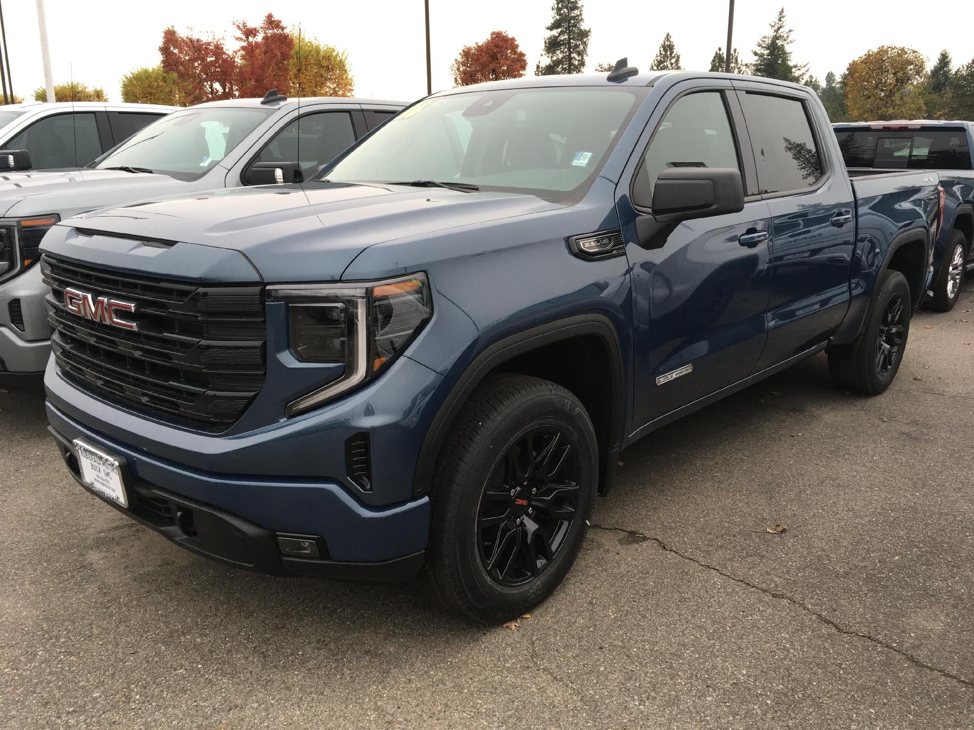 2026 GMC Sierra 1500 Crew Cab Short Box 4-Wheel Drive Elevation 3SB