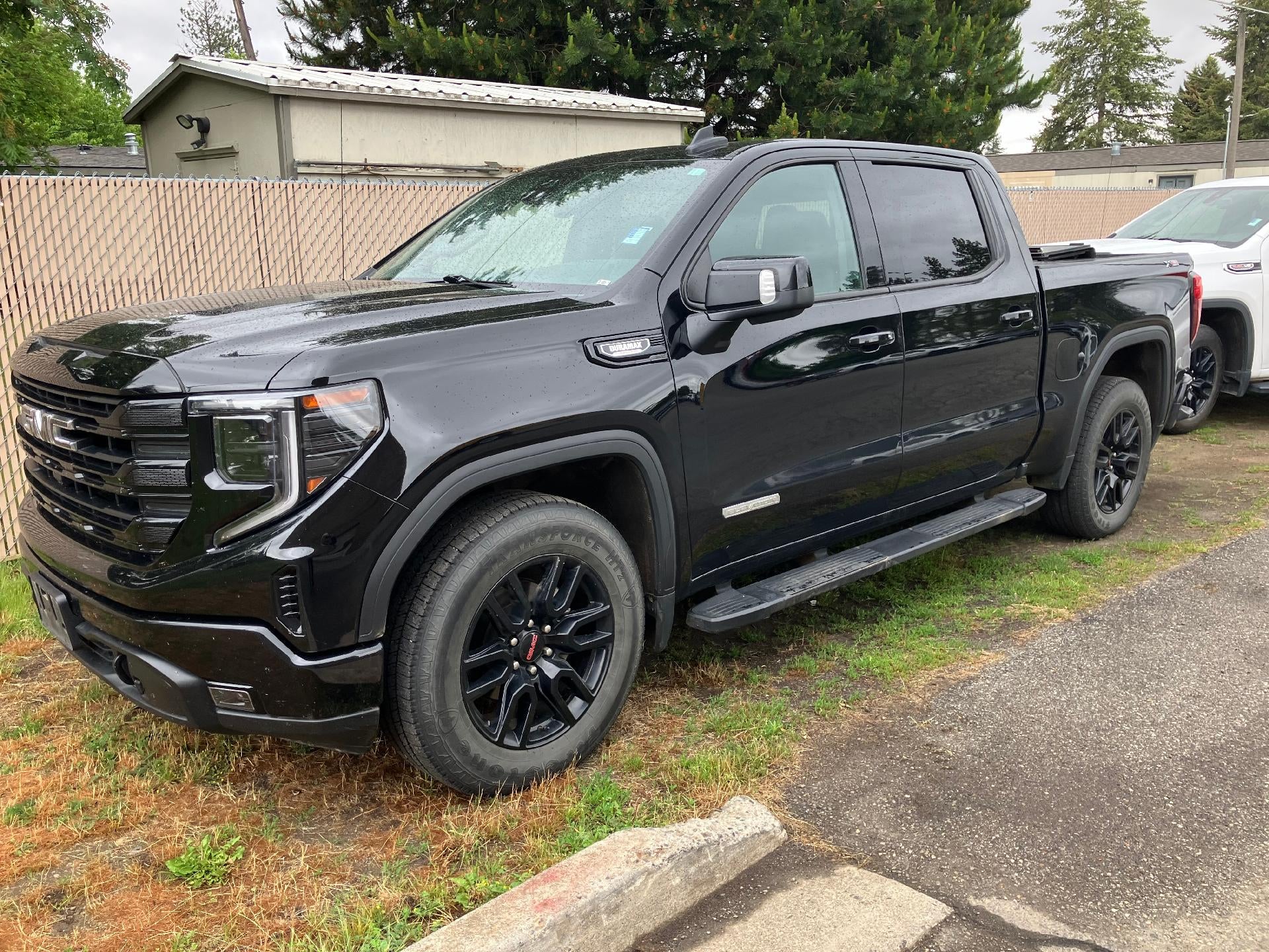 2022 GMC Sierra 4WD Crew Cab Short Box Elevation's photo