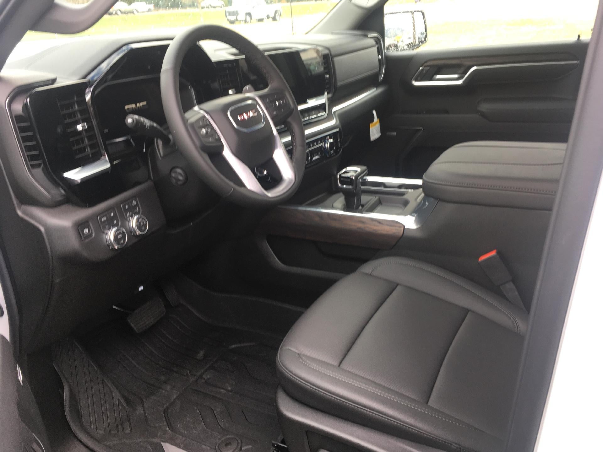 2026 GMC Sierra 1500 Crew Cab Standard Box 4-Wheel Drive SLT