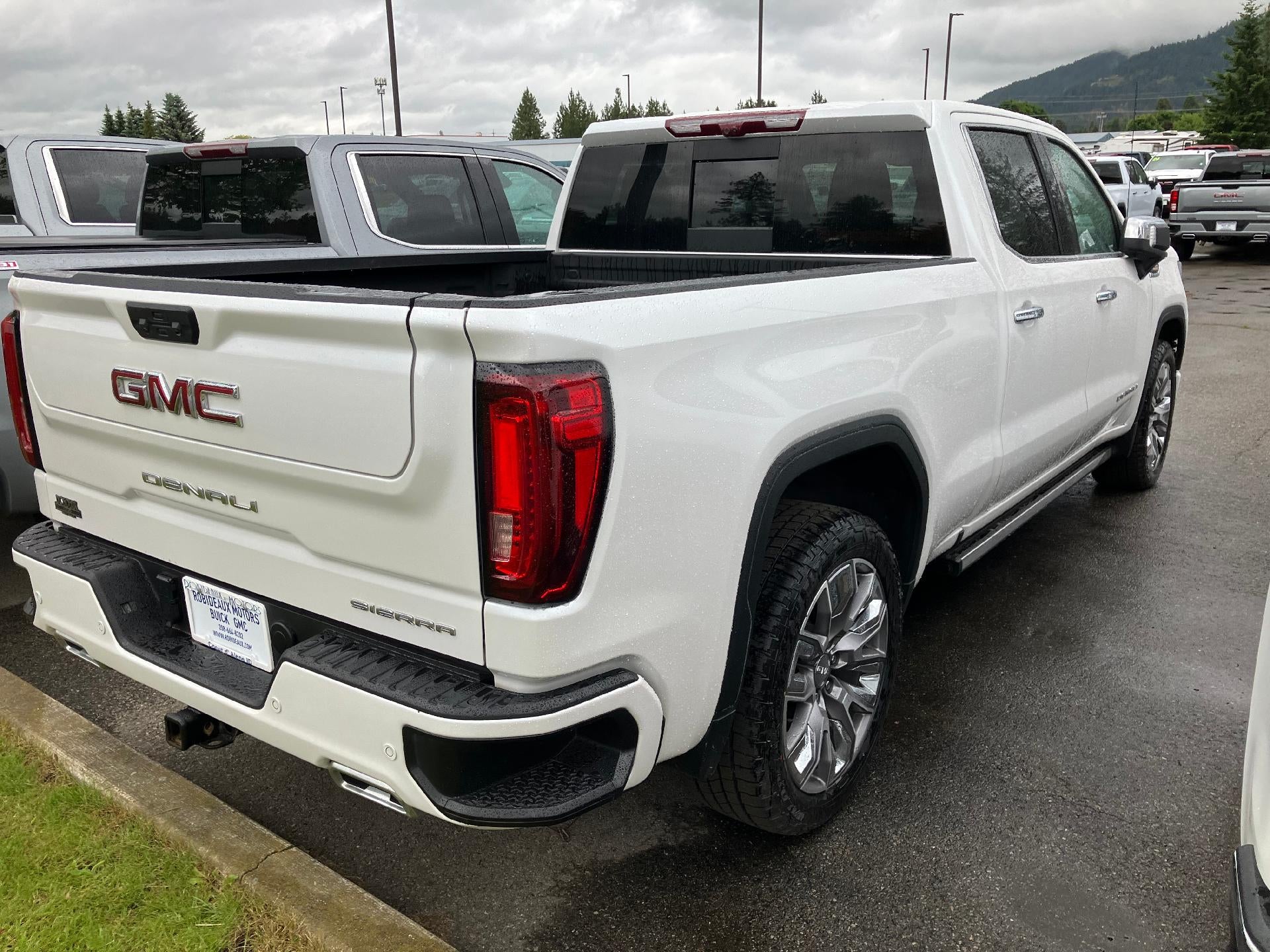2024 GMC Sierra 1500 Power Memory Lumbar Seat, Technology Package, Power Sunroof