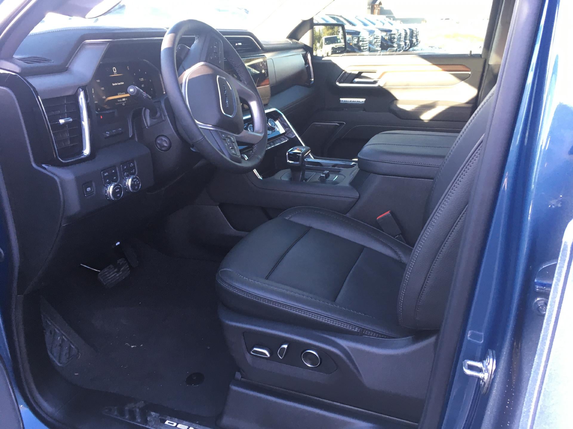 2026 GMC Sierra 1500 Power Lumbar Seat, Navigation, Power Sunroof, Technology Package