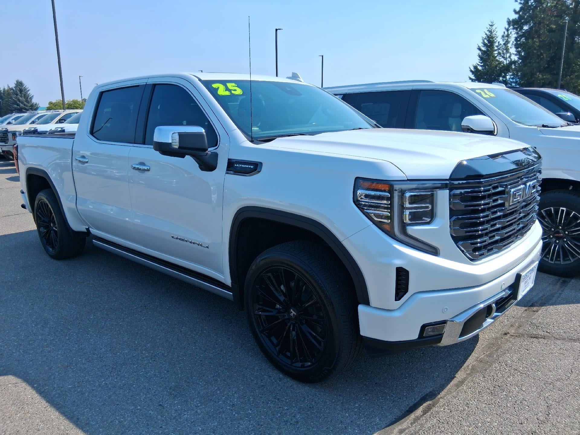 2025 GMC Sierra 1500 Power Memory Massage Lumbar Seat, Power Sunroof, Navigation