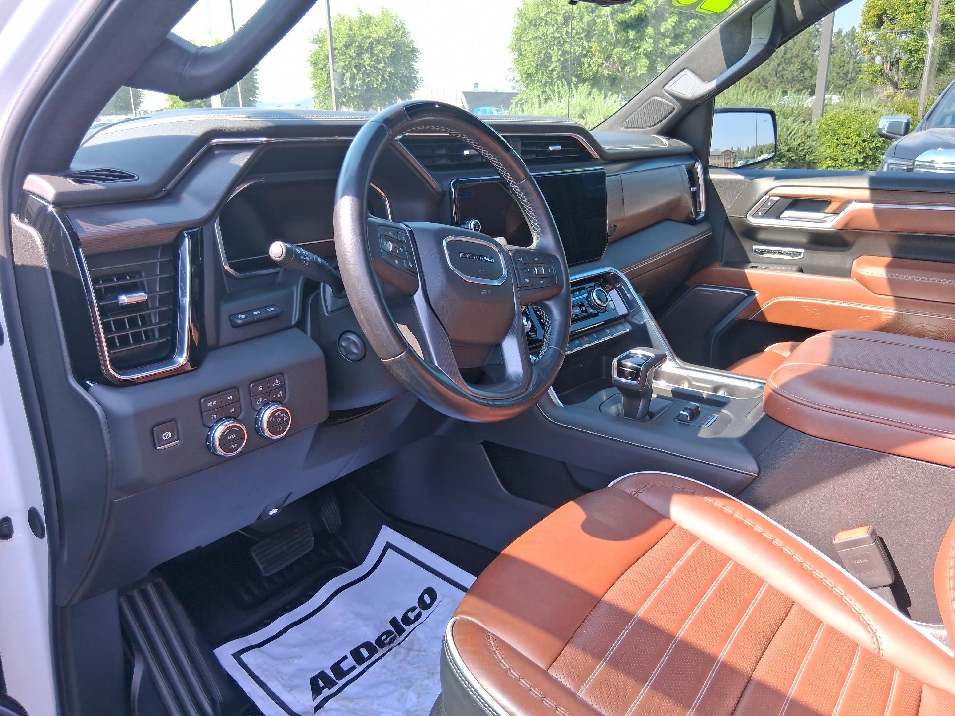 2025 GMC Sierra 1500 Power Memory Massage Lumbar Seat, Power Sunroof, Navigation