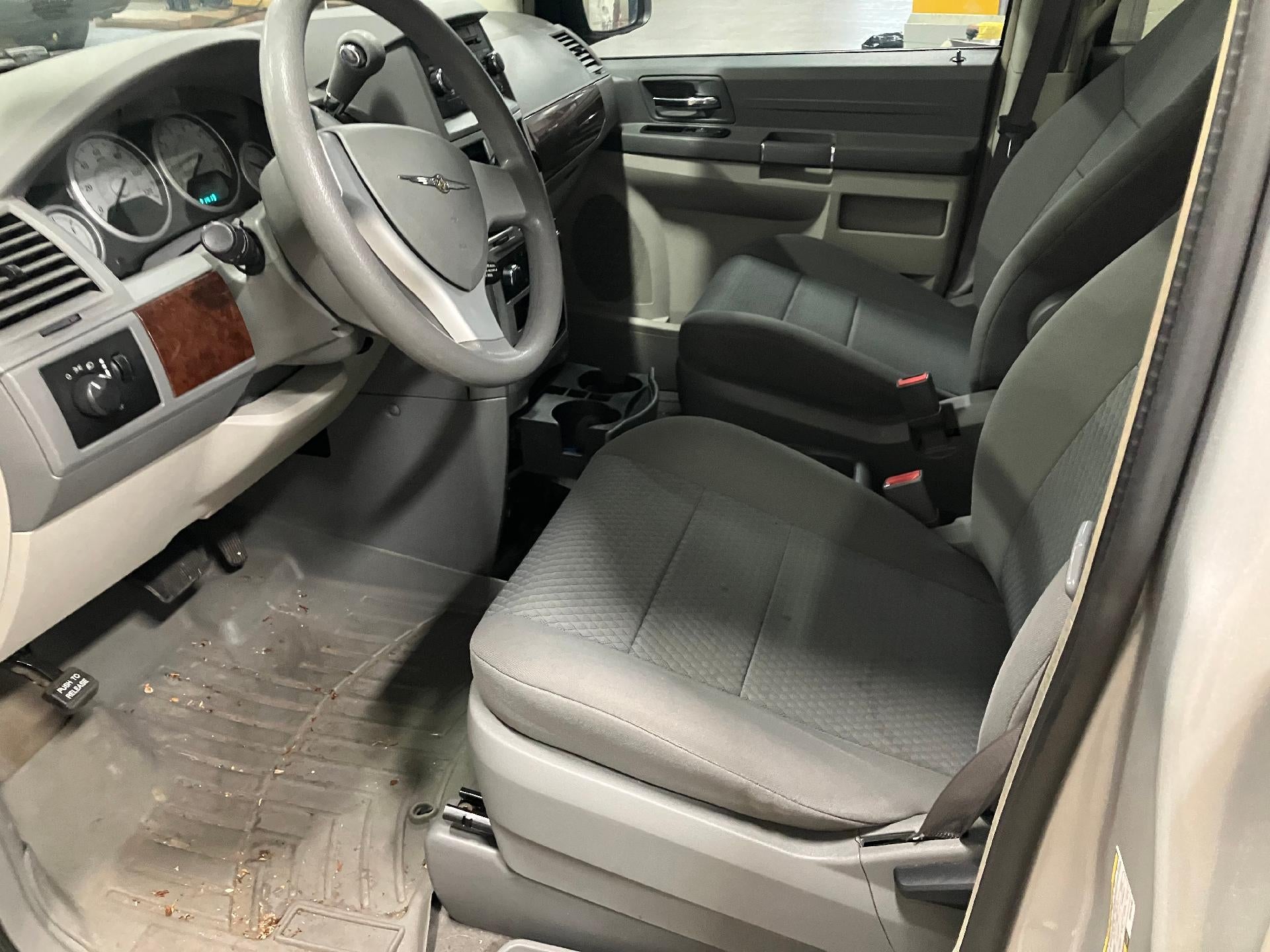 2010 Chrysler Town & Country LX, Stow and Go, Cruise Control, Power Locks and Windows