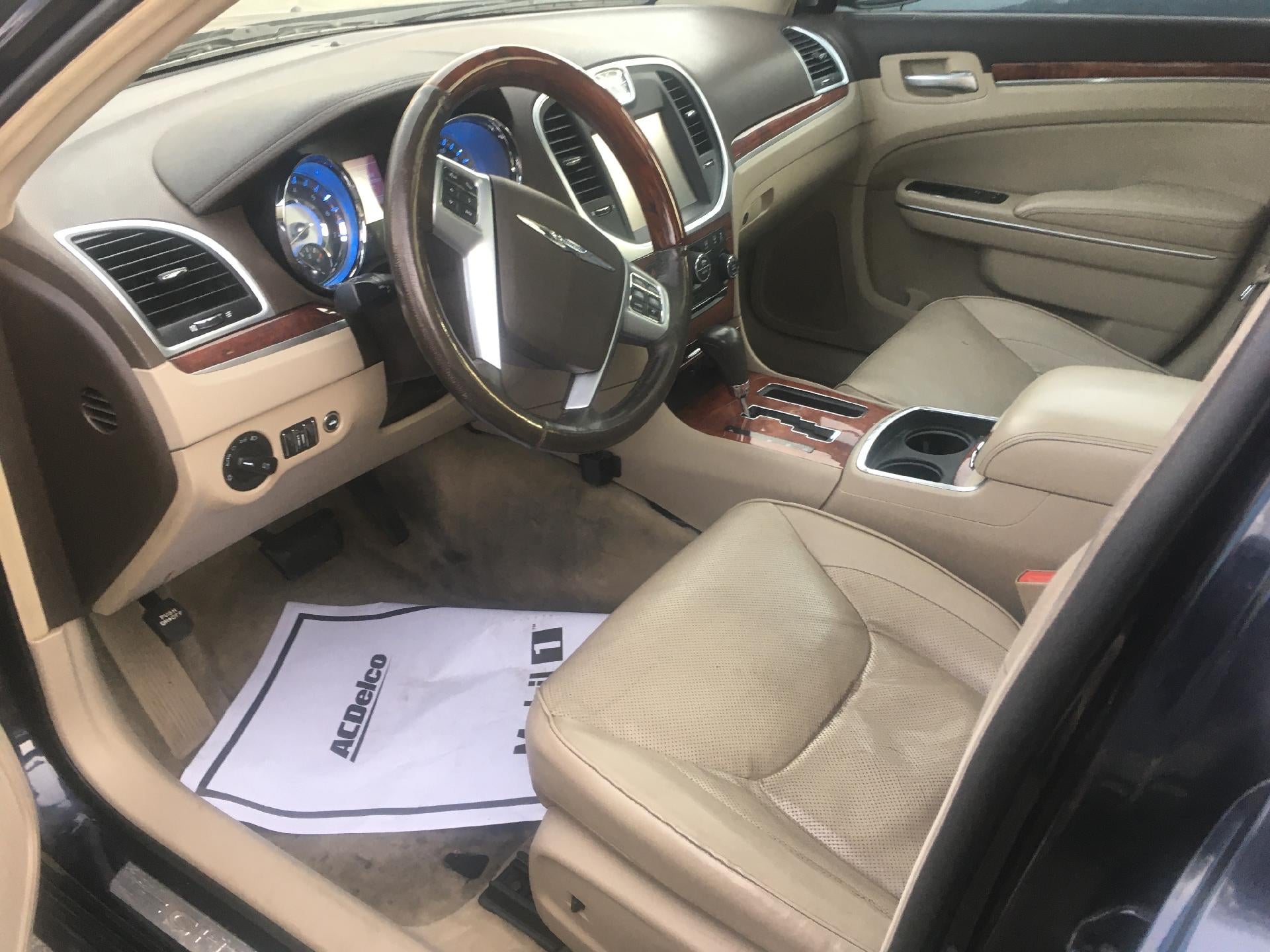 2011 Chrysler 300 Leather Power Heated and Cooled Seat, Keyless Entry, Heated Steering Wheel