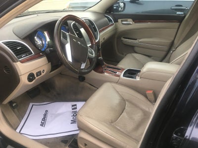 2011 Chrysler 300 Leather Power Heated and Cooled Seat, Keyless Entry, Heated Steering Wheel