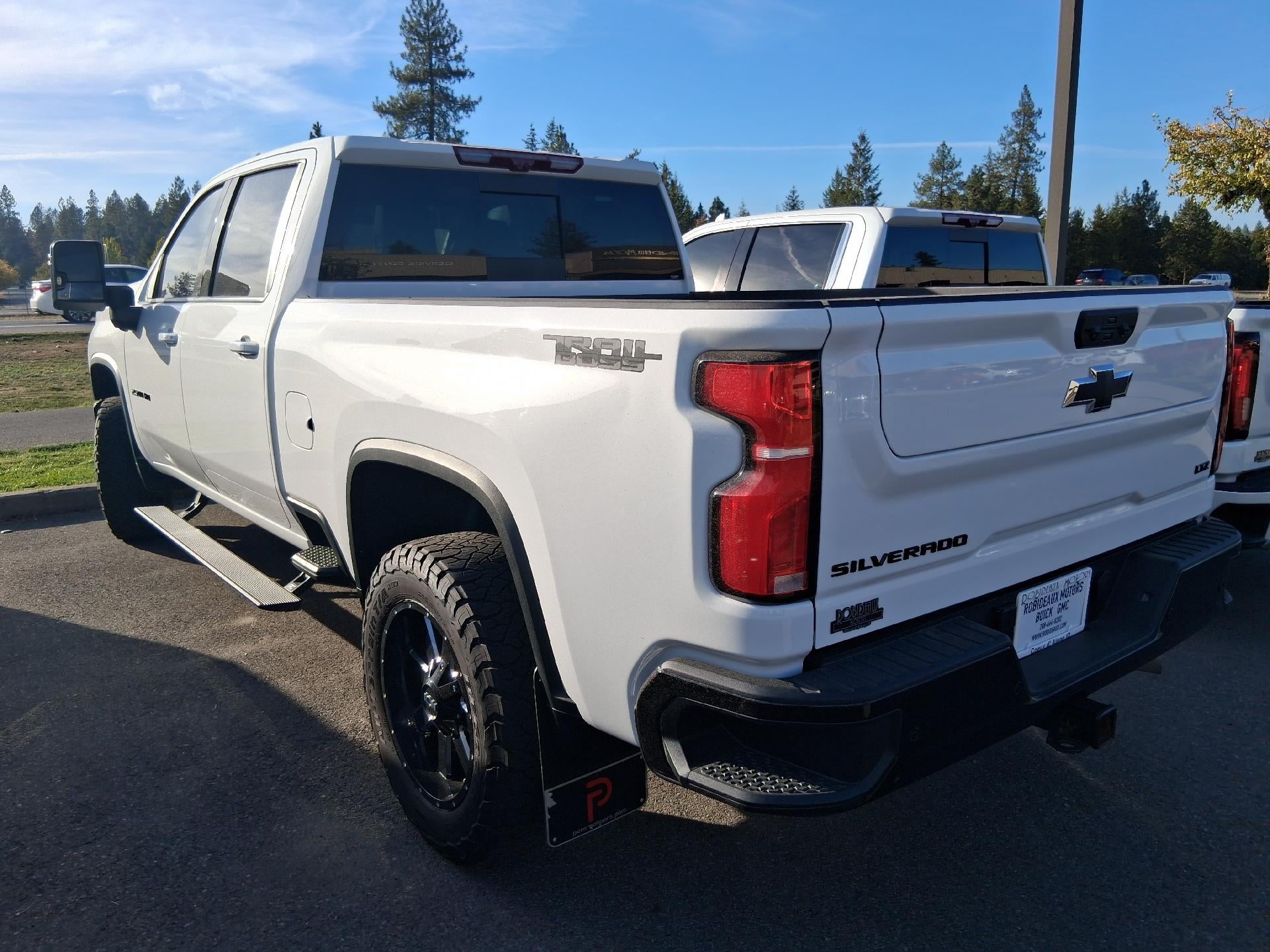 2025 Chevrolet Silverado 2500 HD Power Lumbar Memory Seat, Technology Package, Power Sunroof