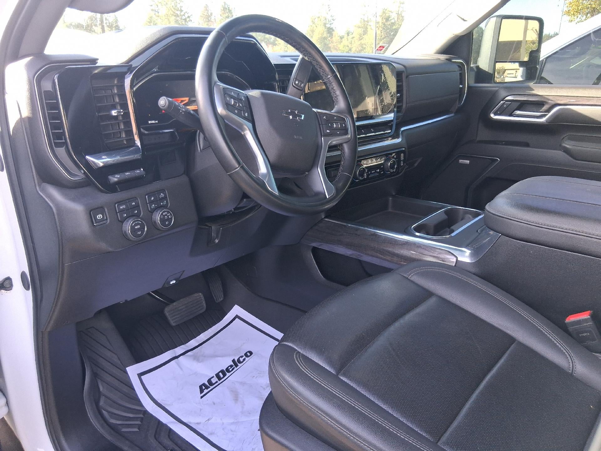 2025 Chevrolet Silverado 2500 HD Power Lumbar Memory Seat, Technology Package, Power Sunroof