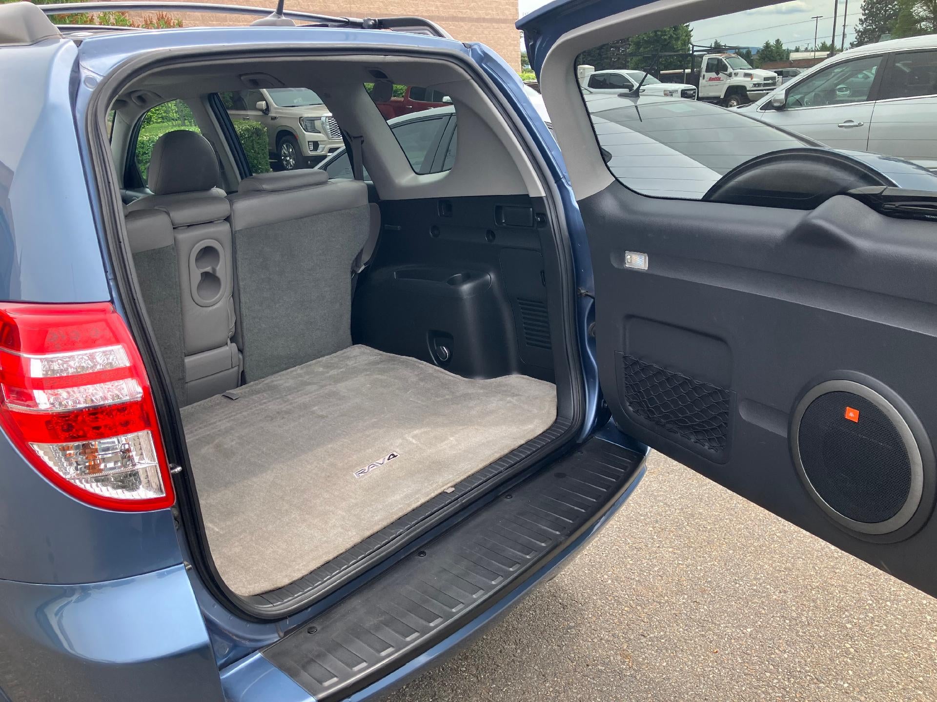 2011 Toyota RAV4 6-Way Seat, Power Windows and Locks, Cruise Control