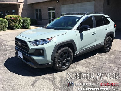 2020 Toyota RAV4 Power Lumbar Seat, Back Up Camera, Keyless Entry