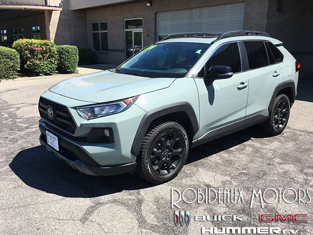 2020 Toyota RAV4 Power Lumbar Seat, Back Up Camera, Keyless Entry