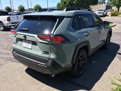 2020 Toyota RAV4 Power Lumbar Seat, Back Up Camera, Keyless Entry