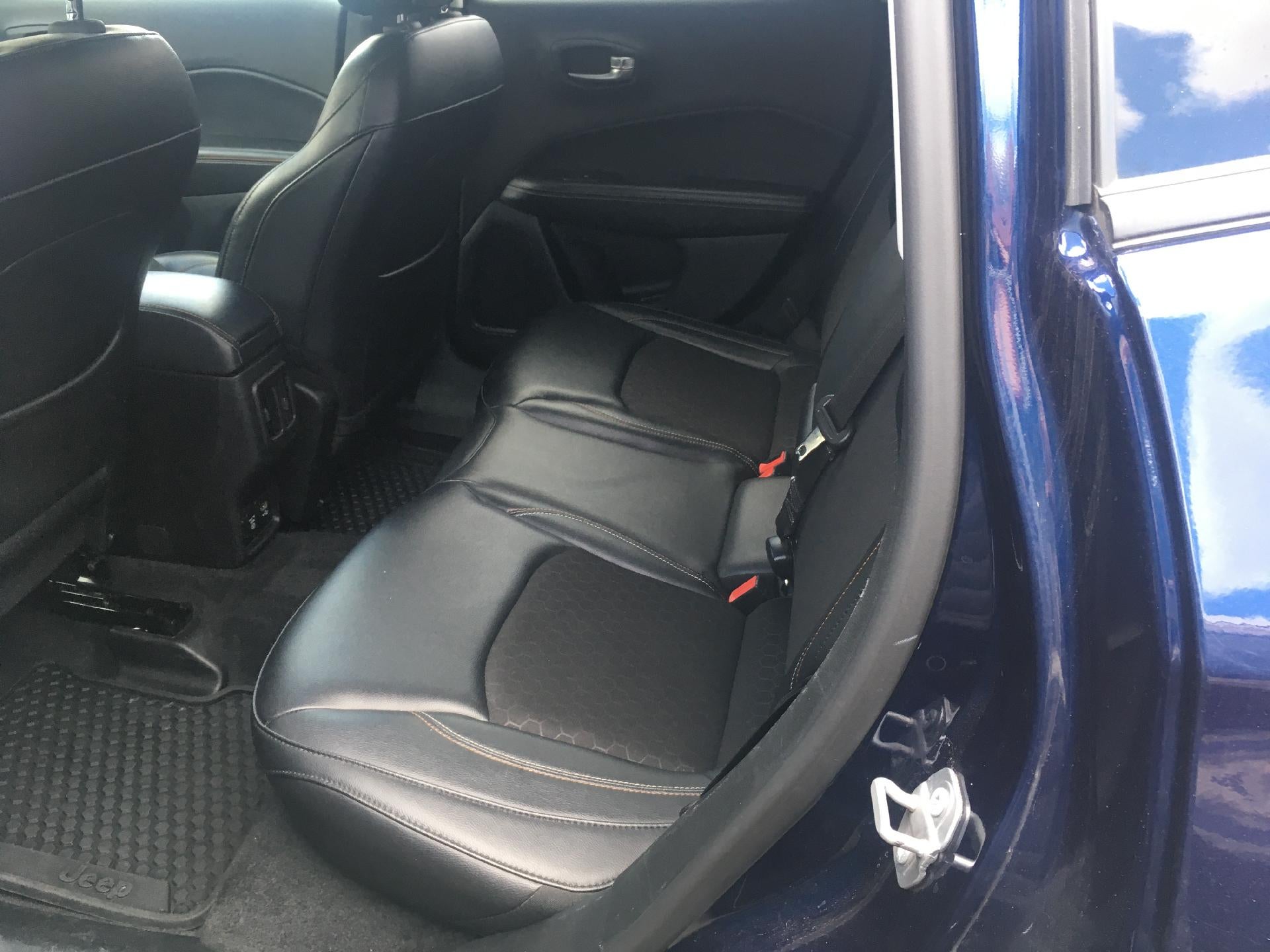 2018 Jeep Compass Latitude, Leather Seats, Cruise Control, Keyless Entry, Back Up Camera, Air Conditioning