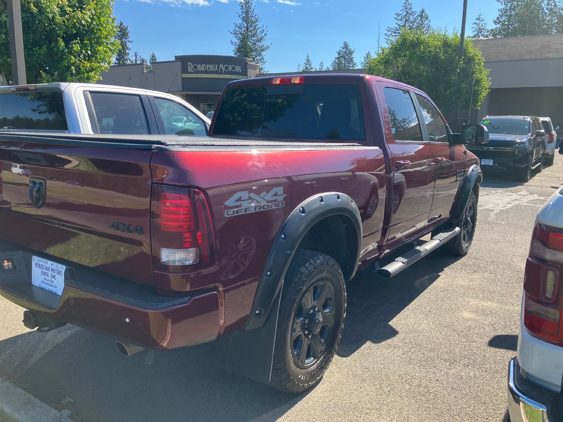 2017 RAM 2500 Power Lumbar Heated and Cooled Seat, Keyless Entry, Back Up Camera, Heated Steering Wheel
