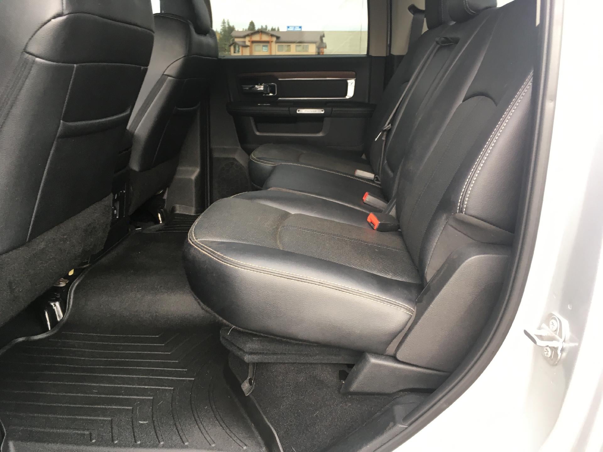 2018 RAM 2500 Power Lumbar Heated and Cooled Seat, Cruise Control, Back Up Camera