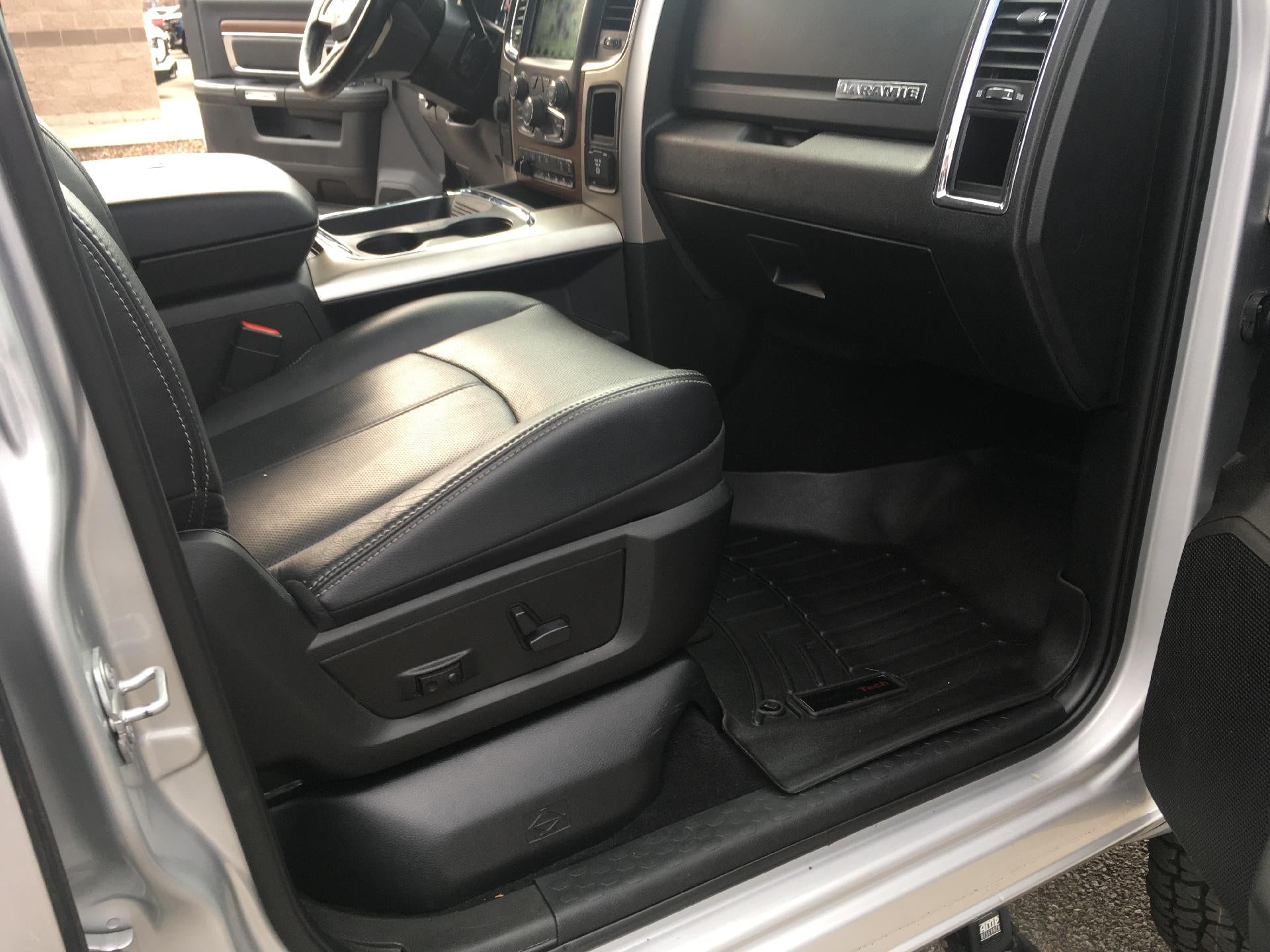 2018 RAM 2500 Power Lumbar Heated and Cooled Seat, Cruise Control, Back Up Camera