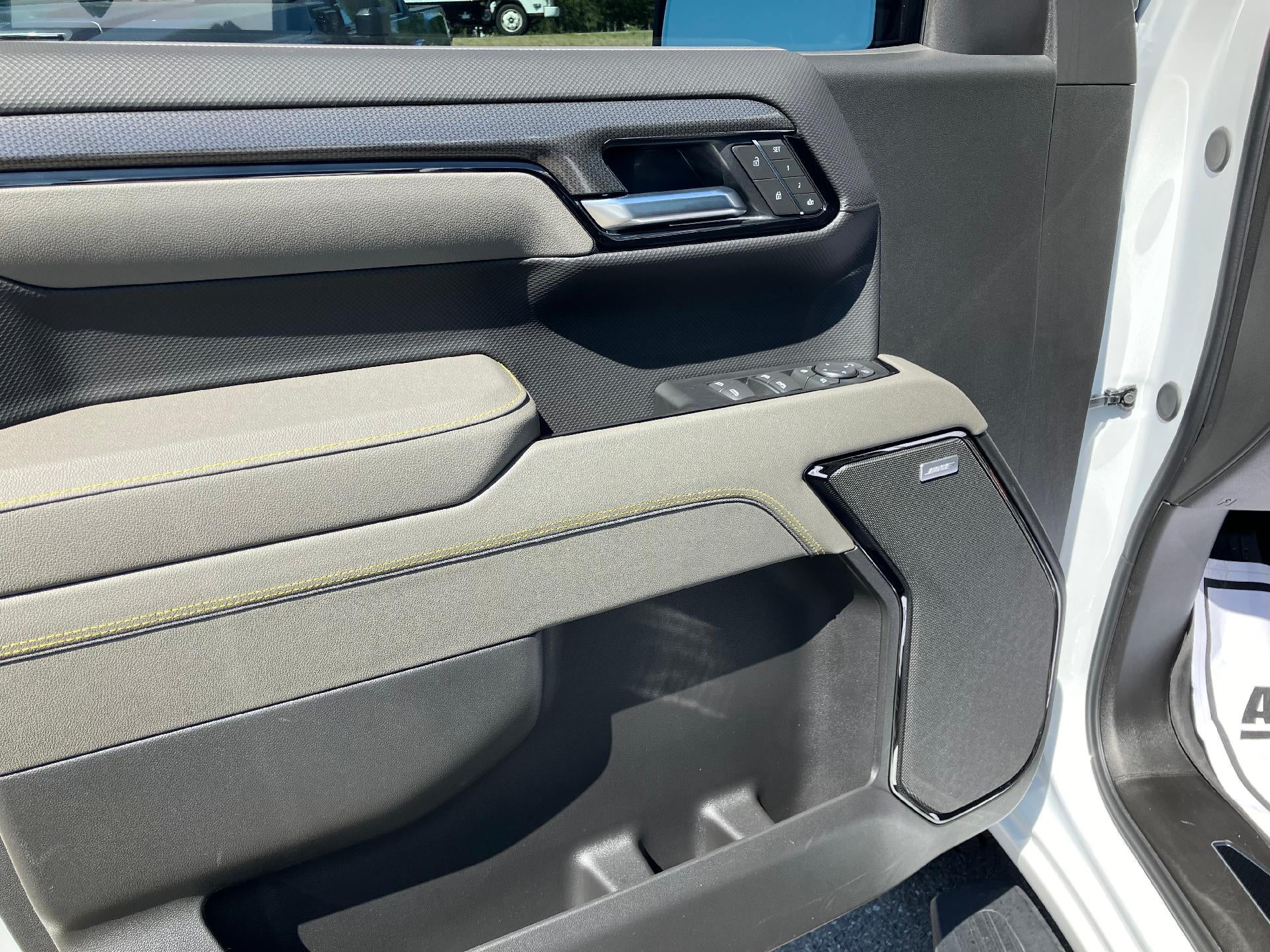 2025 Chevrolet Silverado 1500 Technology Package, Power Sunroof, Memory Power Seat