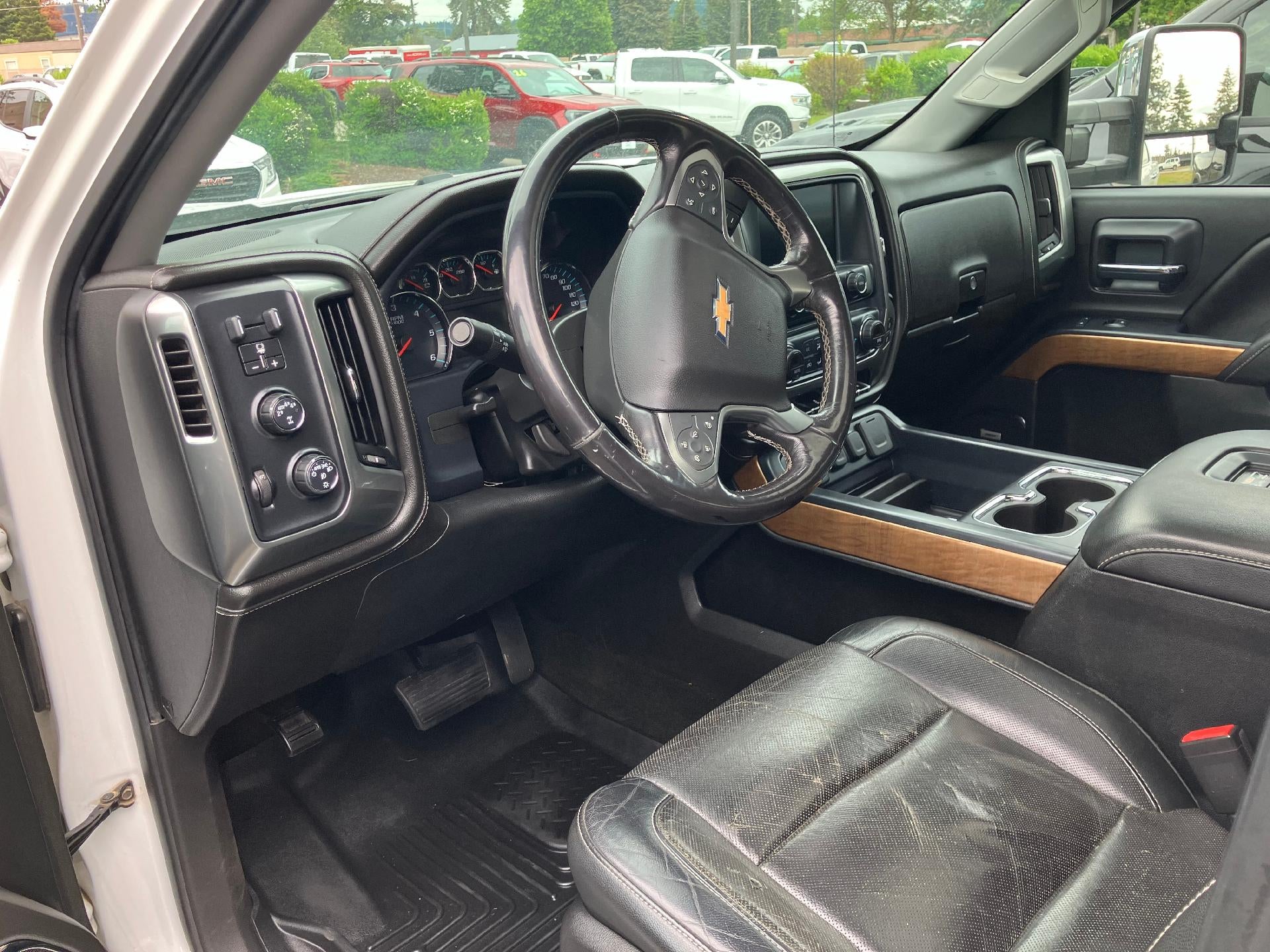 2018 Chevrolet Silverado 1500 Memory Heated and Cooled Seat, Power Sunroof, Max Trailering Package