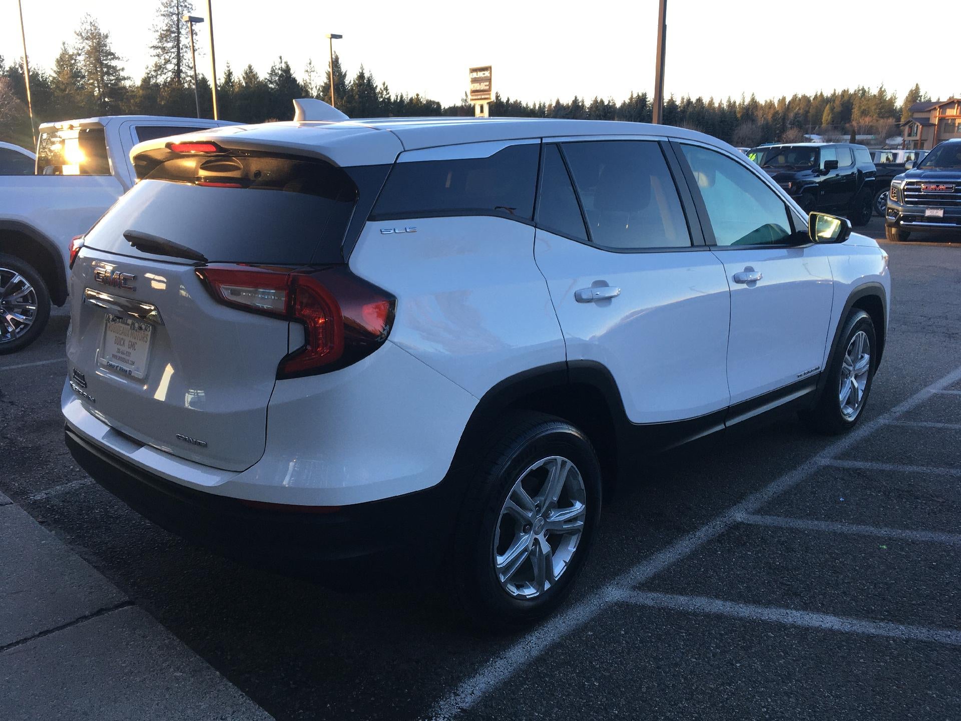 2022 GMC Terrain Power Heated Mirrors, Cruise Control, Rear Vision Camera