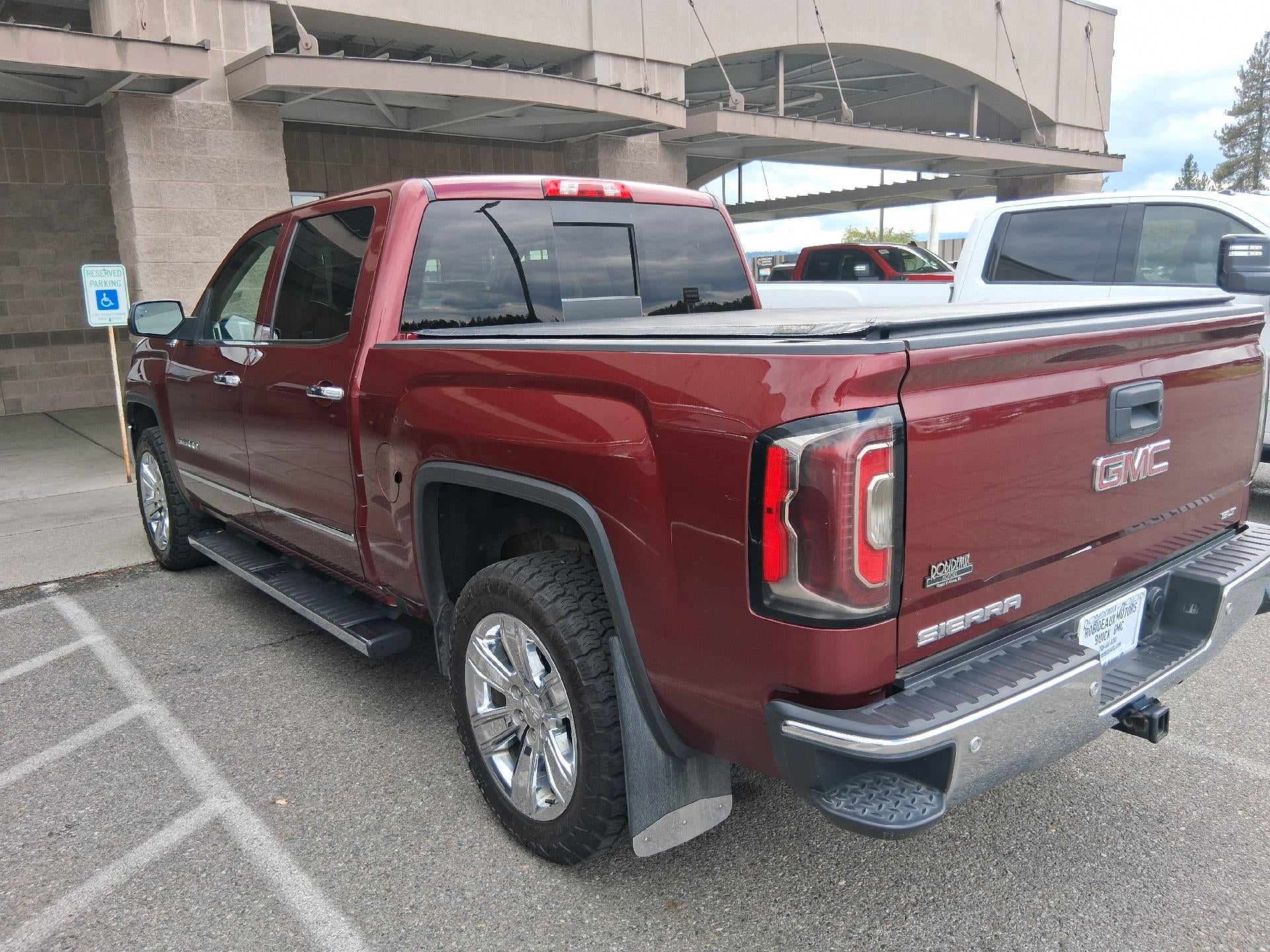 2016 GMC Sierra 1500 Memory Leather Heated and Cooled Seat, Power Sunroof, Navigation