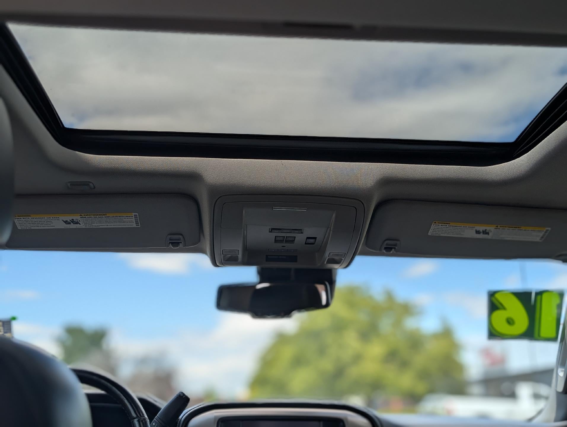 2016 GMC Sierra 1500 Memory Leather Heated and Cooled Seat, Navigation, Rear Vision Camera