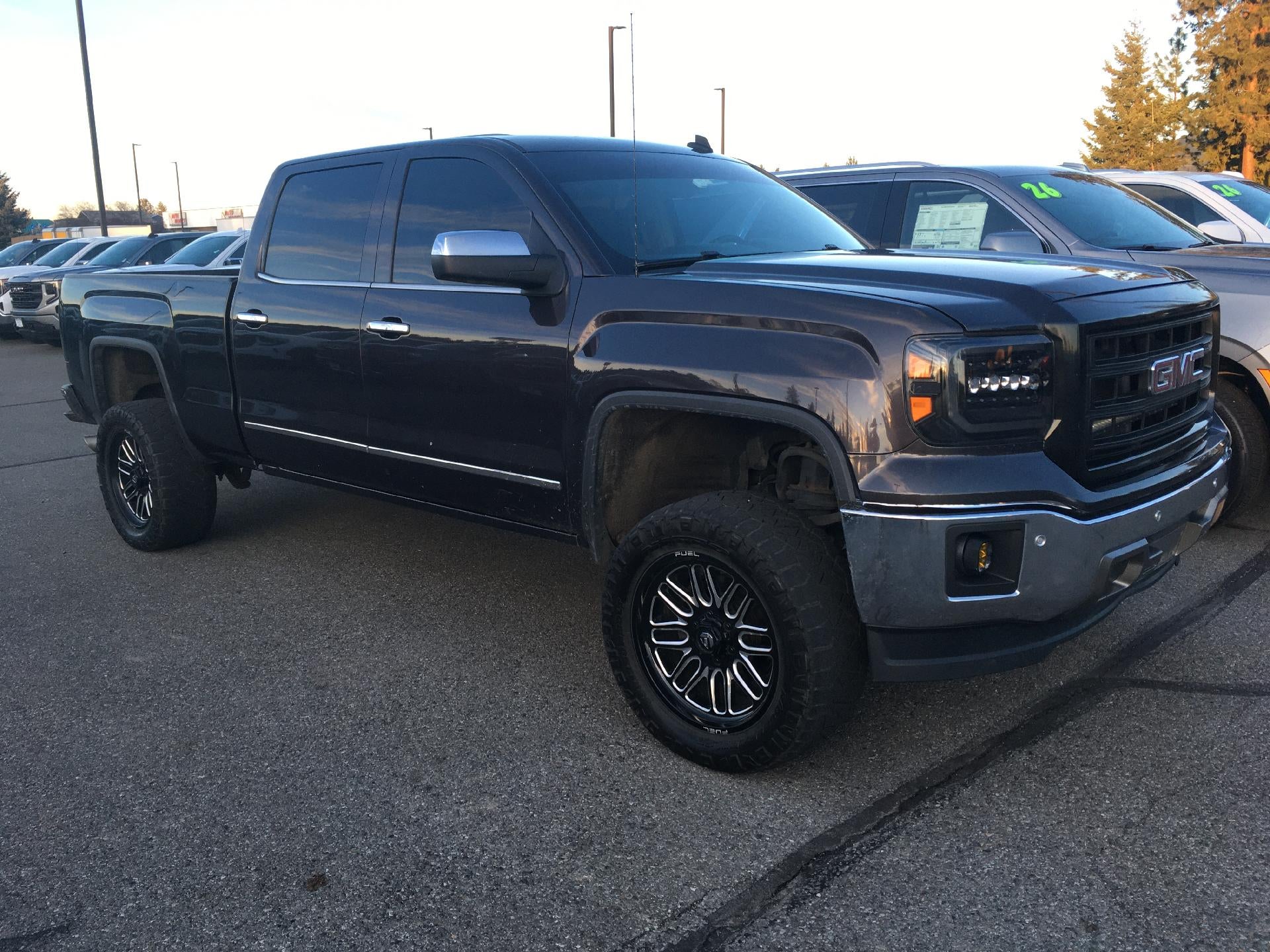 2014 GMC Sierra 1500 Heated and Cooled Seats, Max Trailering Package, Cruise Control