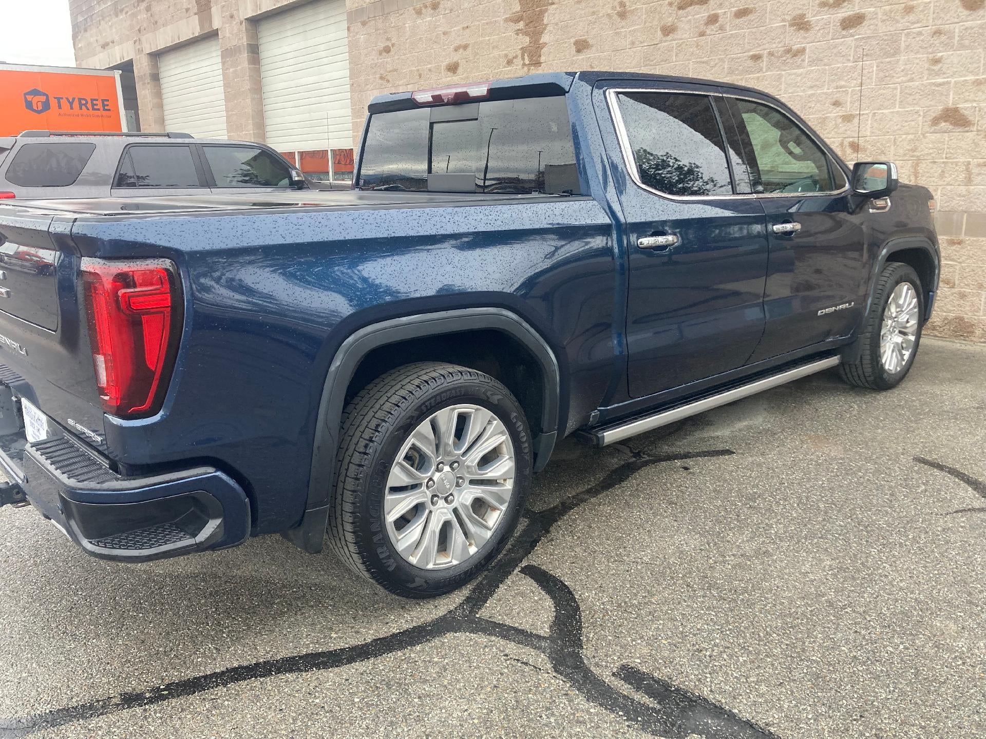 2020 GMC Sierra 1500 Leather Power Lumbar Seat, Technology Package, Power Sunroof, Navigation