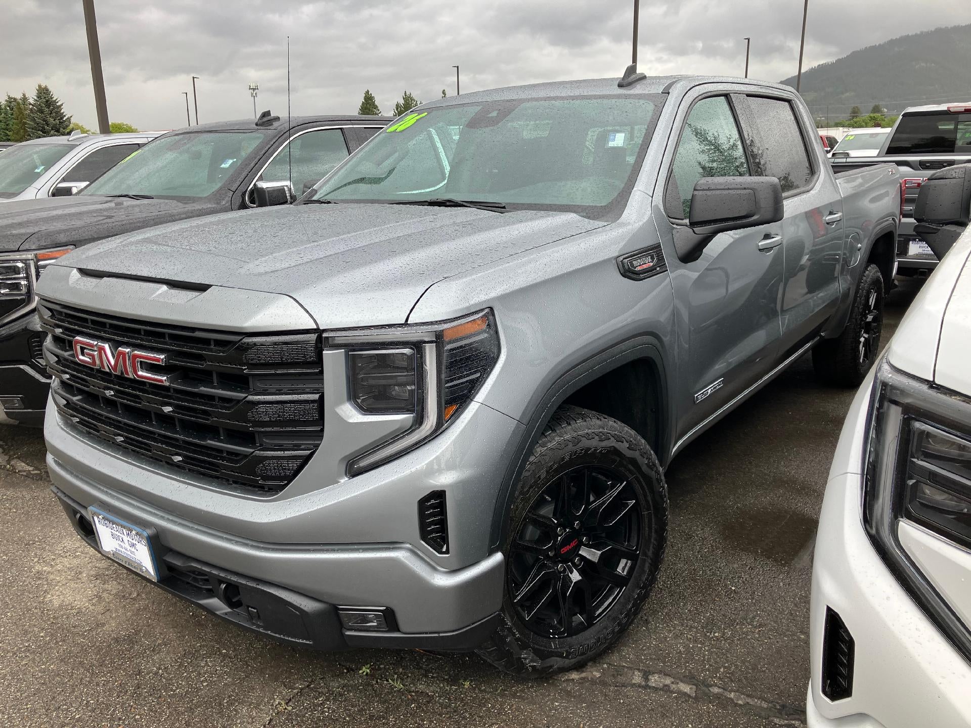 2026 GMC Sierra 4WD Crew Cab Short Box Elevation's photo