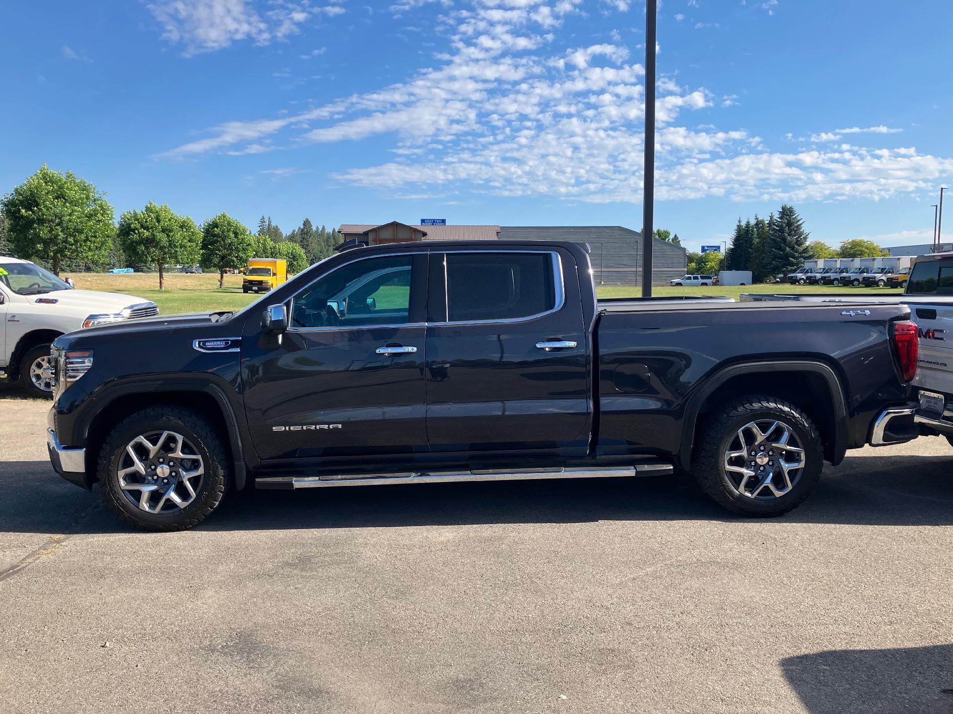 2025 GMC Sierra 1500 Power Memory Seat, Power Sunroof, Navigation, Adaptive Cruise Control