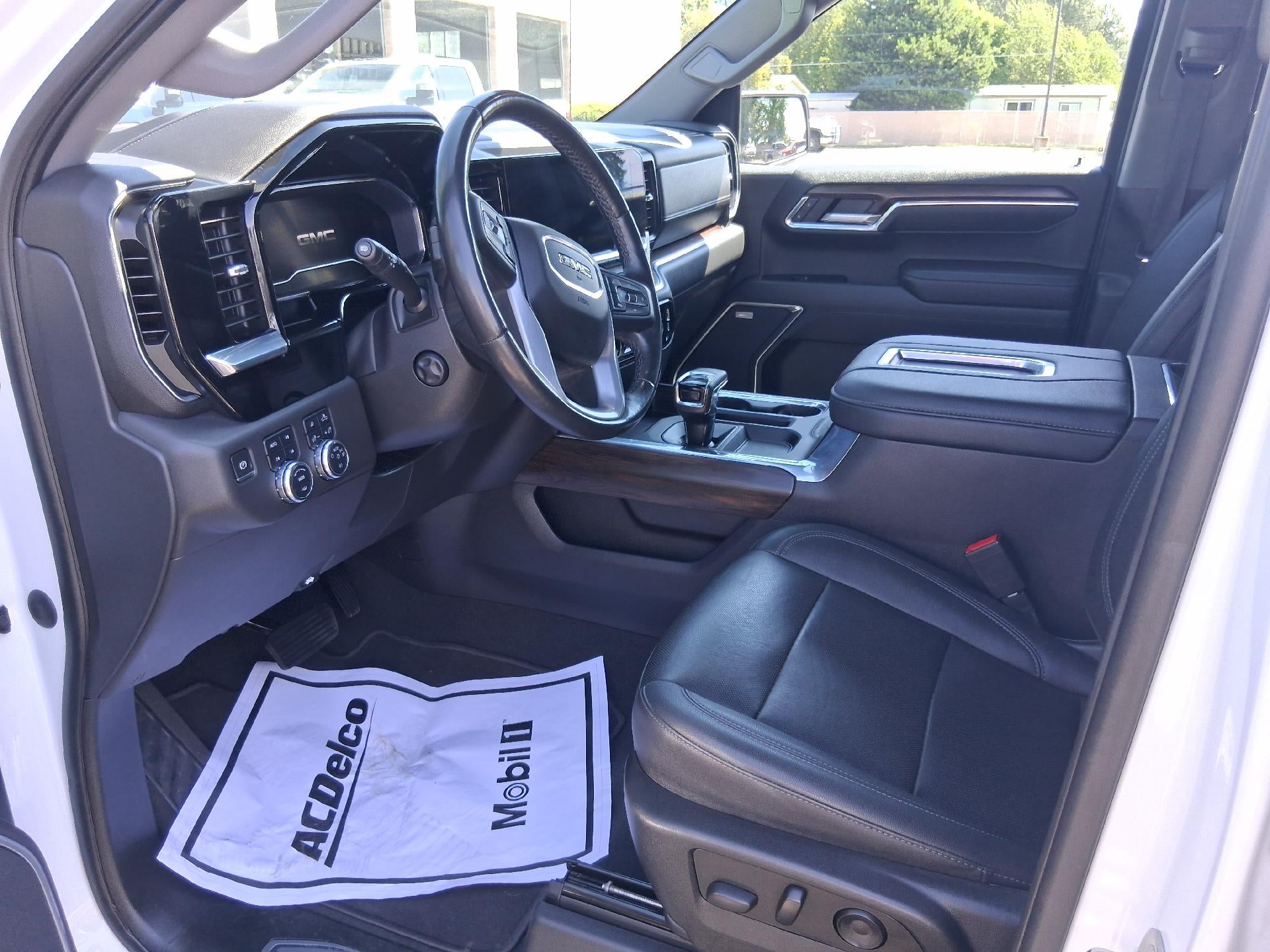 2022 GMC Sierra 1500 Navigation, Power Memory Heated and Cooled Seat, Keyless Entry