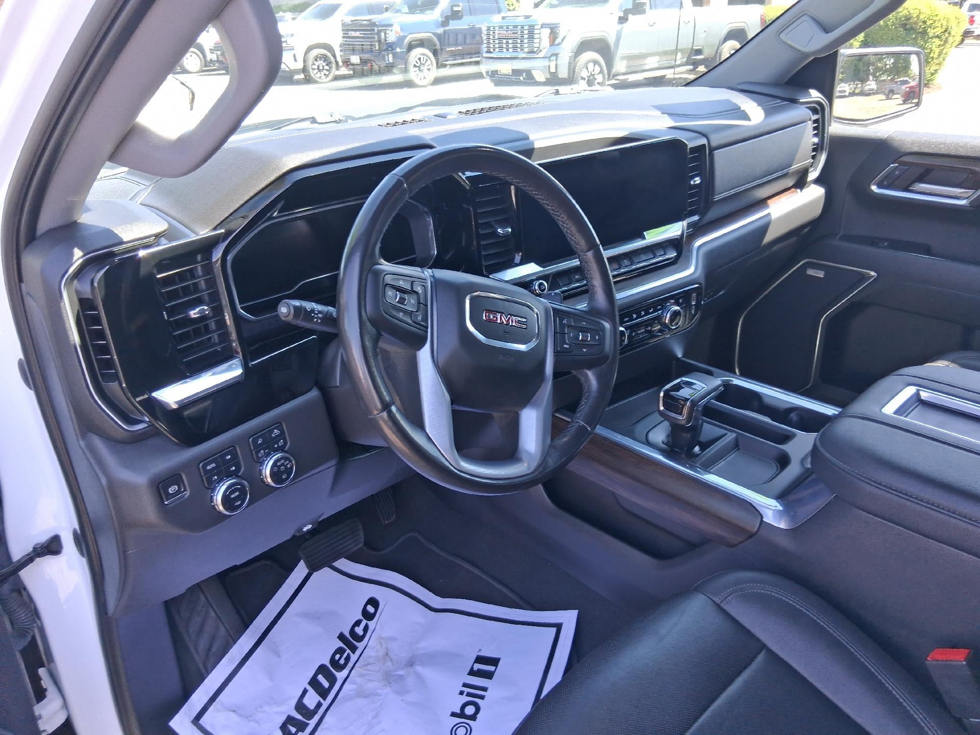2022 GMC Sierra 1500 Navigation, Power Memory Heated and Cooled Seat, Keyless Entry