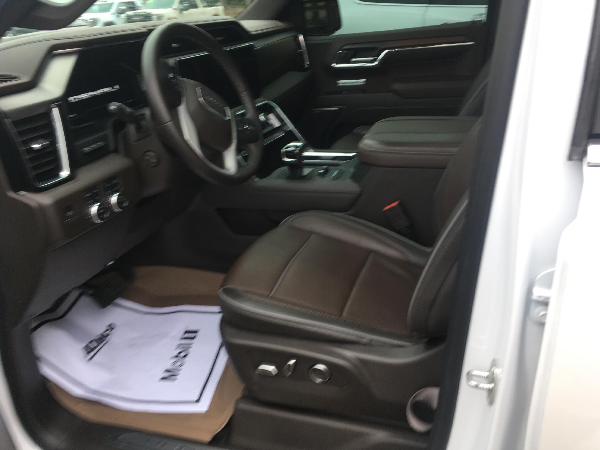 2024 GMC Sierra 1500 Power Memory Lumbar Seat, Technology Package, Navigation