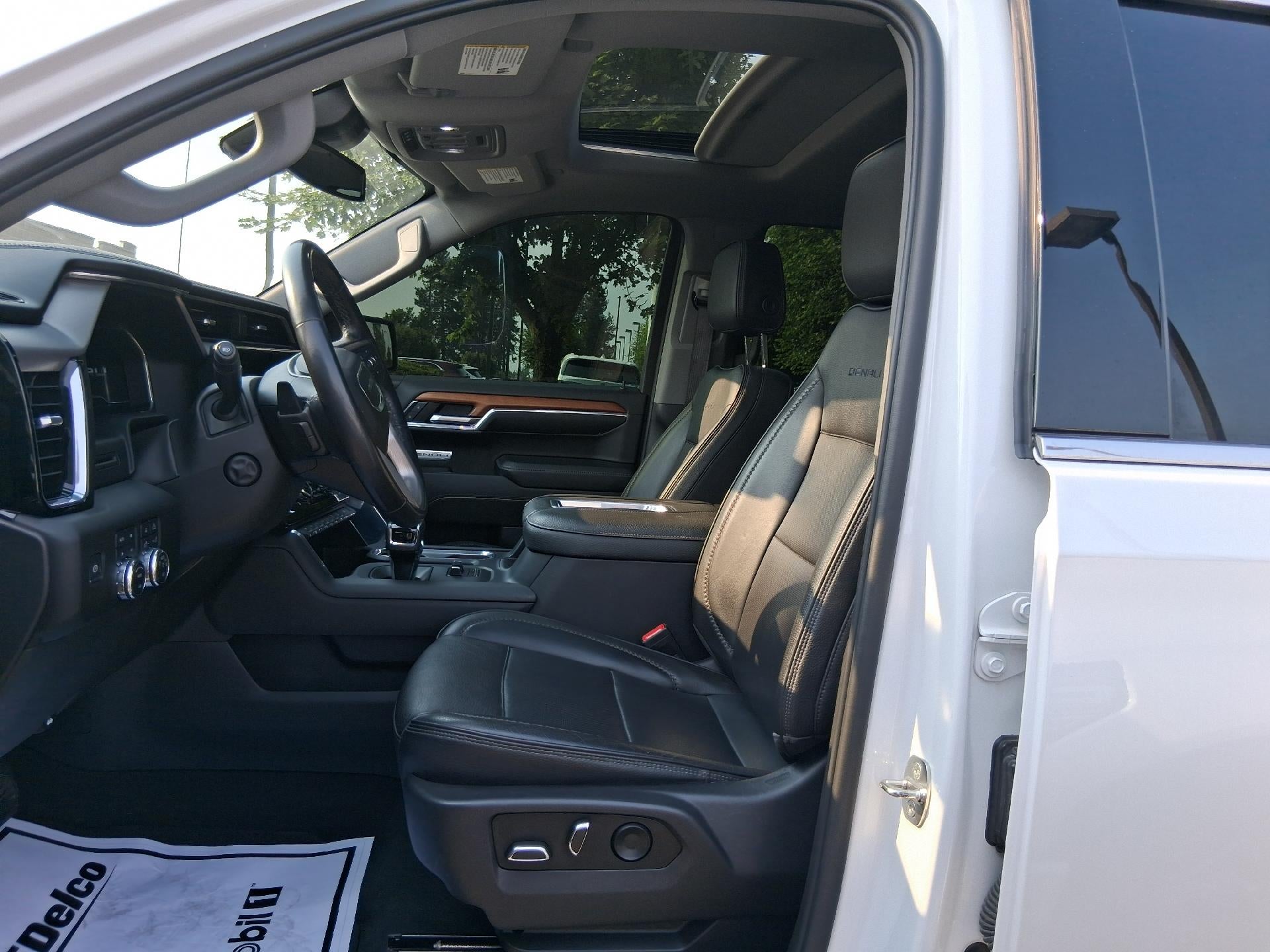 2022 GMC Sierra 1500 Memory Power Heated and Cooled Seat, Power Sunroof, Navigation