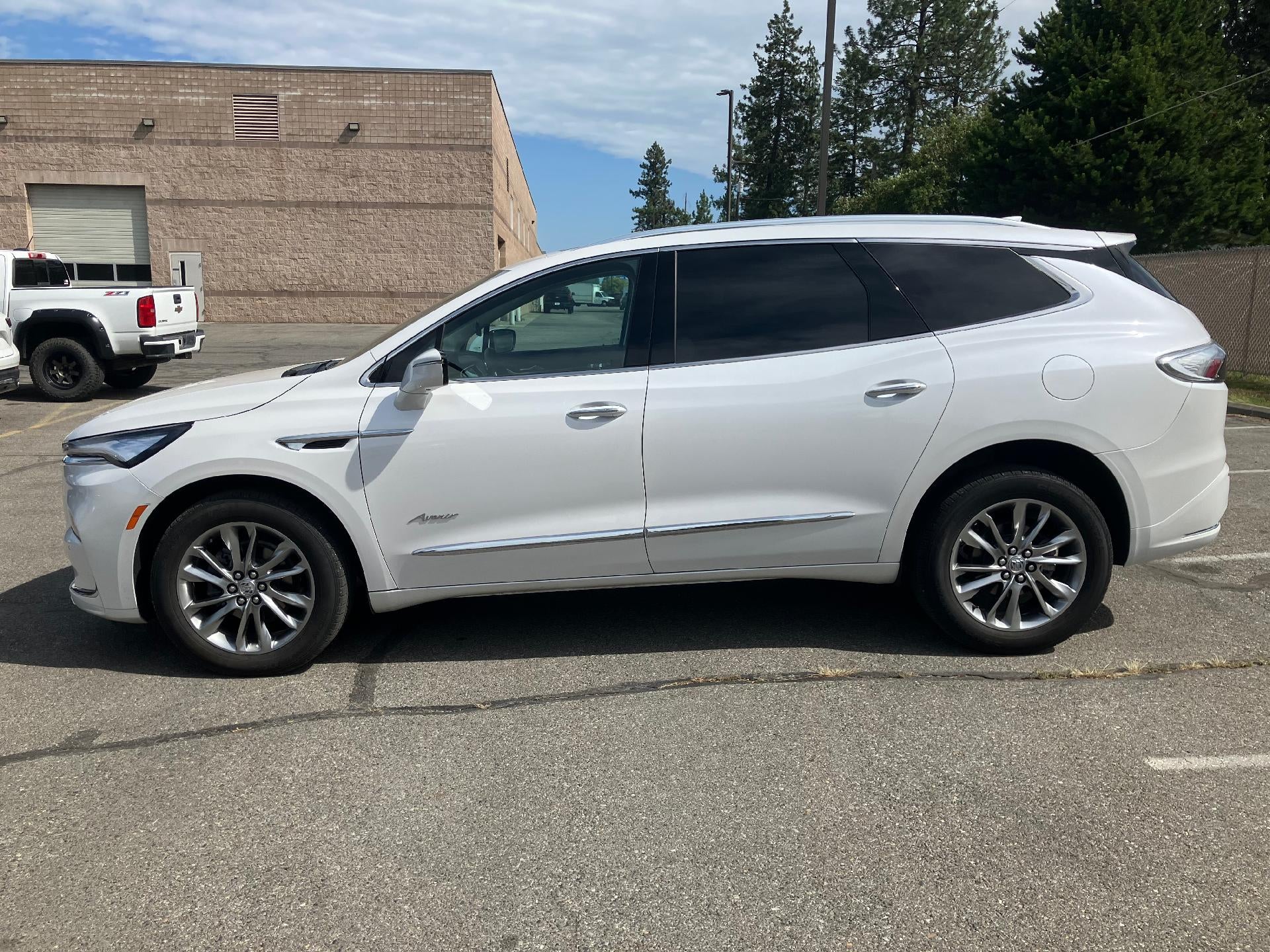 2024 Buick Enclave Power Lumbar Massage Seat, Technology Package, Sunroof, Navigation