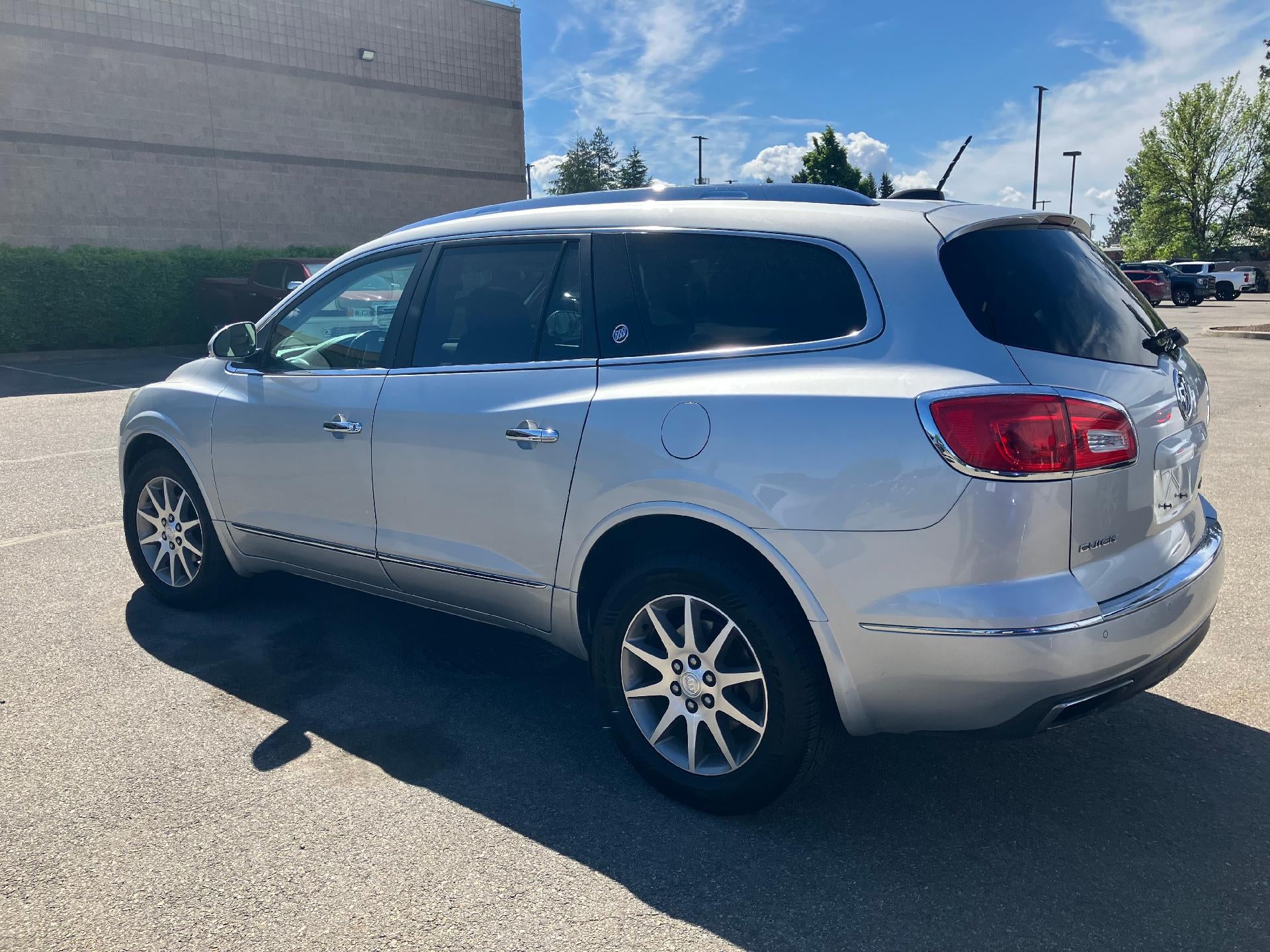 2017 Buick Enclave Leather Power Memory Lumbar Seat, Power Dual Moonroof, Navigation, Luxury Package