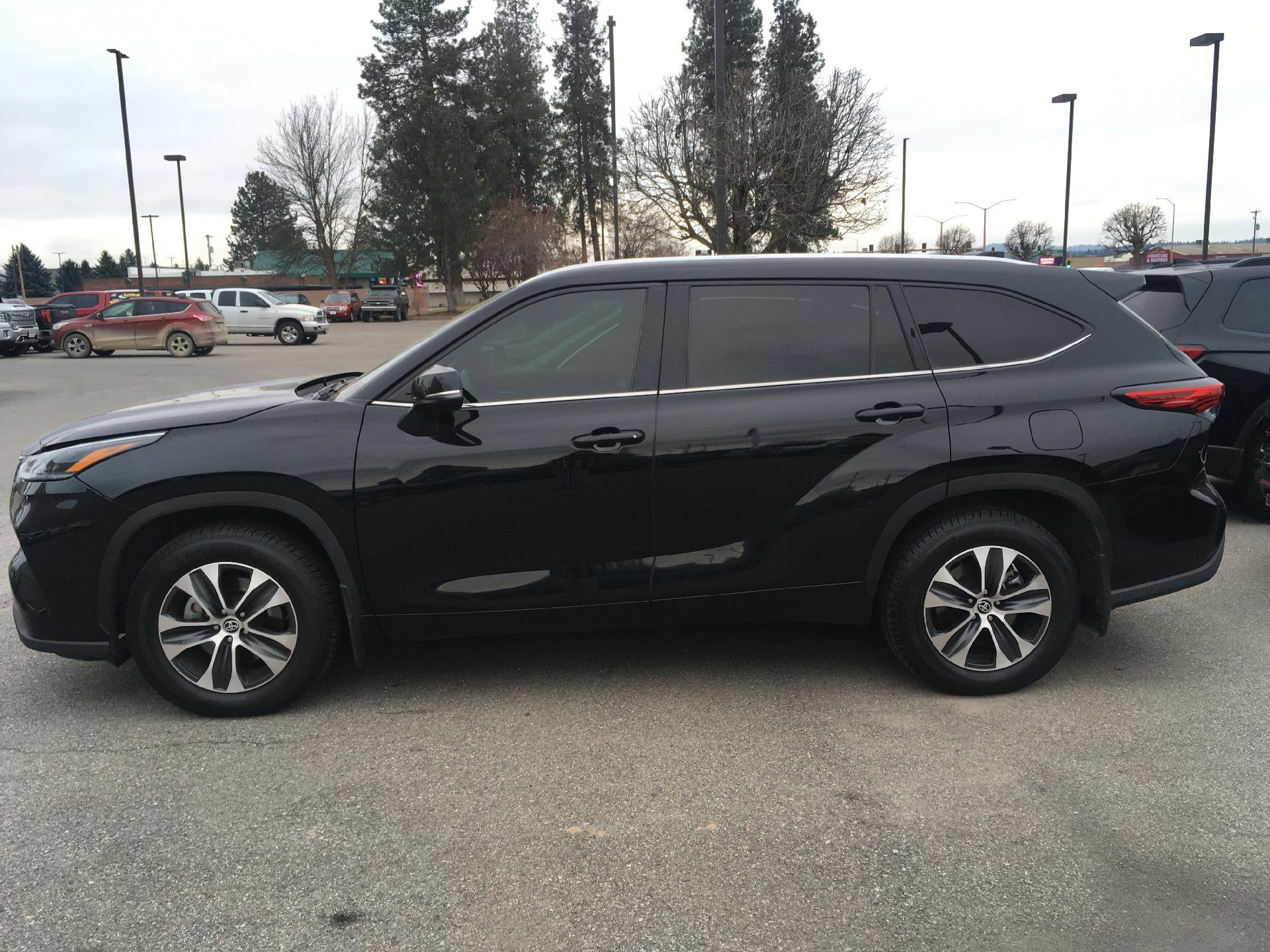 2021 Toyota Highlander XLE, Power Lumbar Heated Seat, Cruise Control, Back Up Camera
