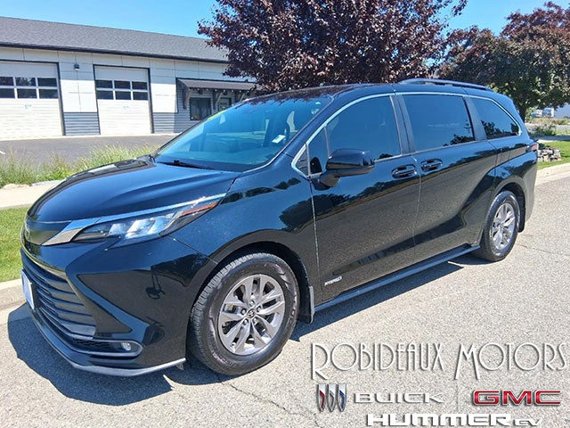 2021 Toyota Sienna Power Seat, Back Up Camera, Cruise Control, Keyless Entry