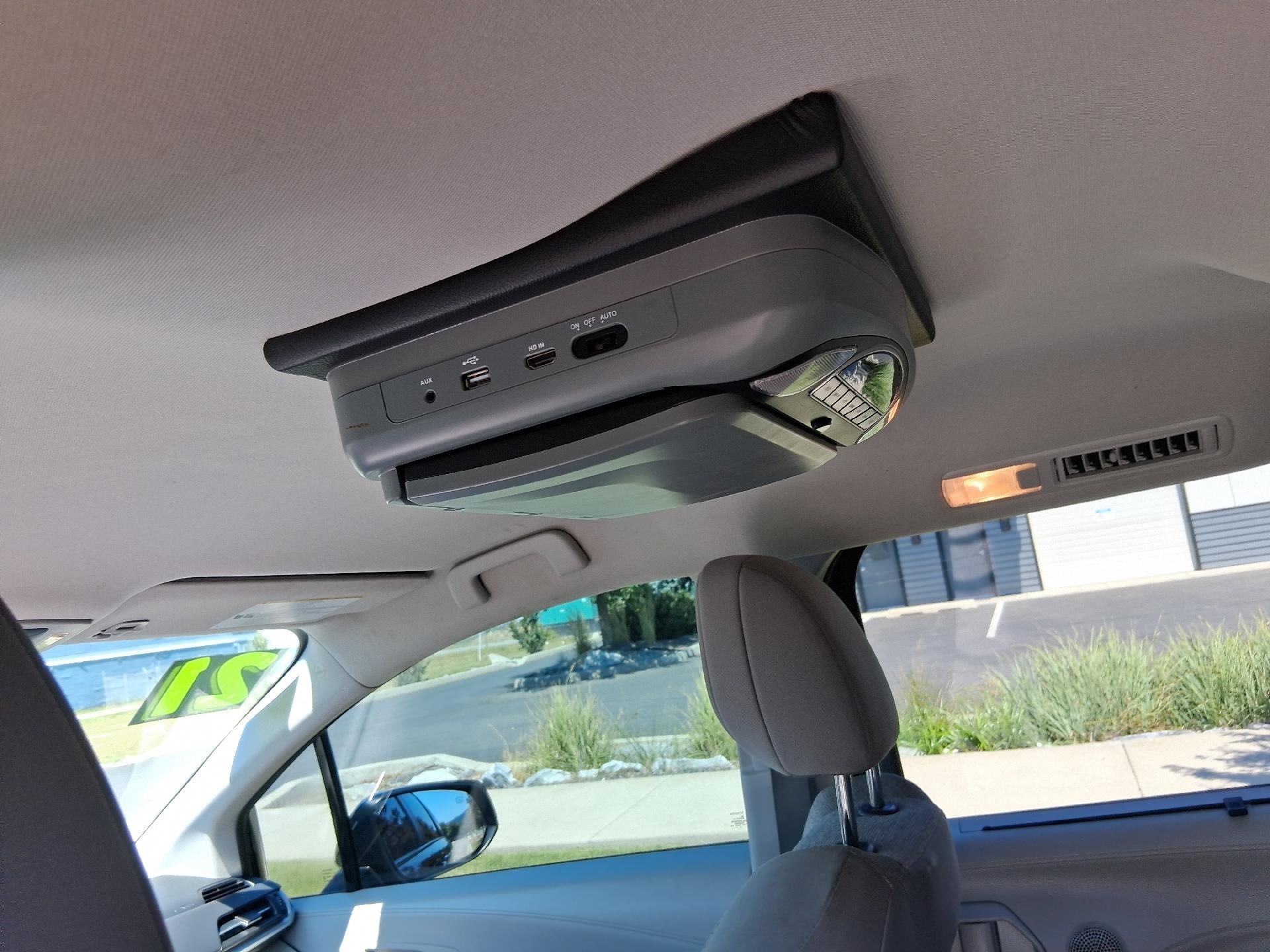 2021 Toyota Sienna Power Seat, Back Up Camera, Cruise Control, Keyless Entry