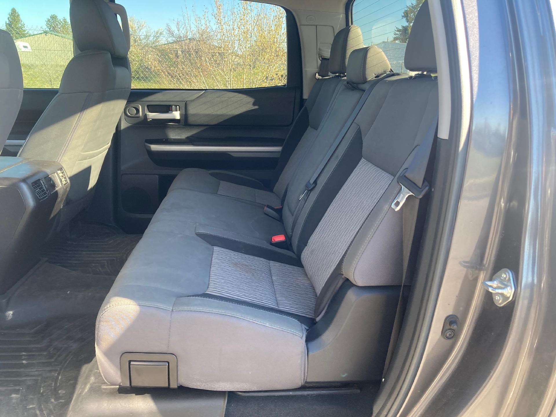 2015 Toyota Tundra 4WD Truck SR5, Cruise Control, Keyless Entry, Back Up Camera, Tonneau Cover