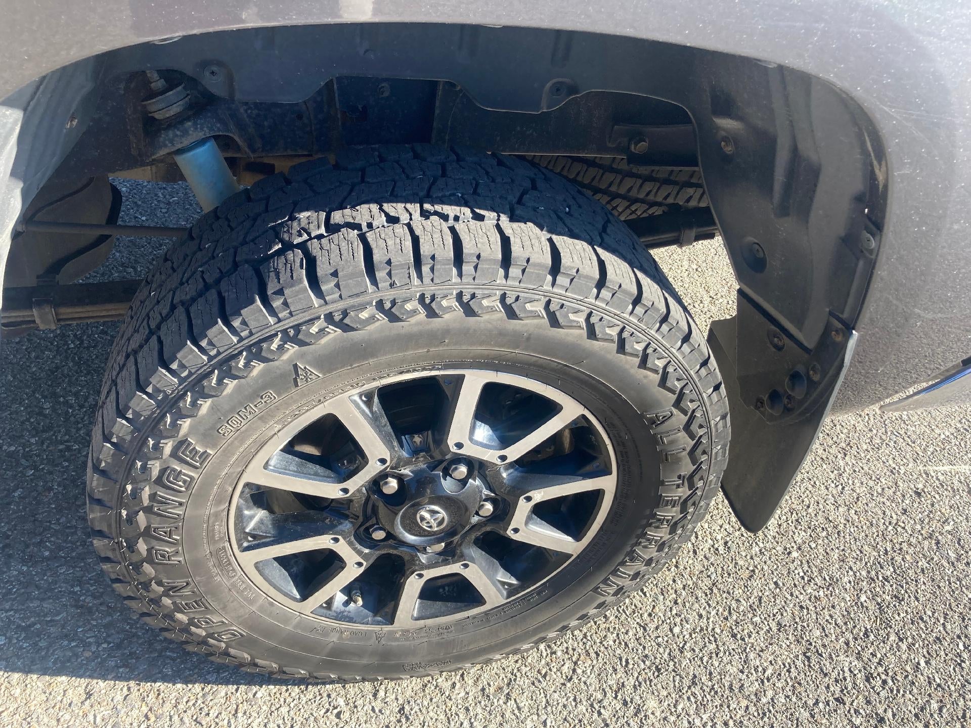 2015 Toyota Tundra 4WD Truck SR5, Cruise Control, Keyless Entry, Back Up Camera, Tonneau Cover