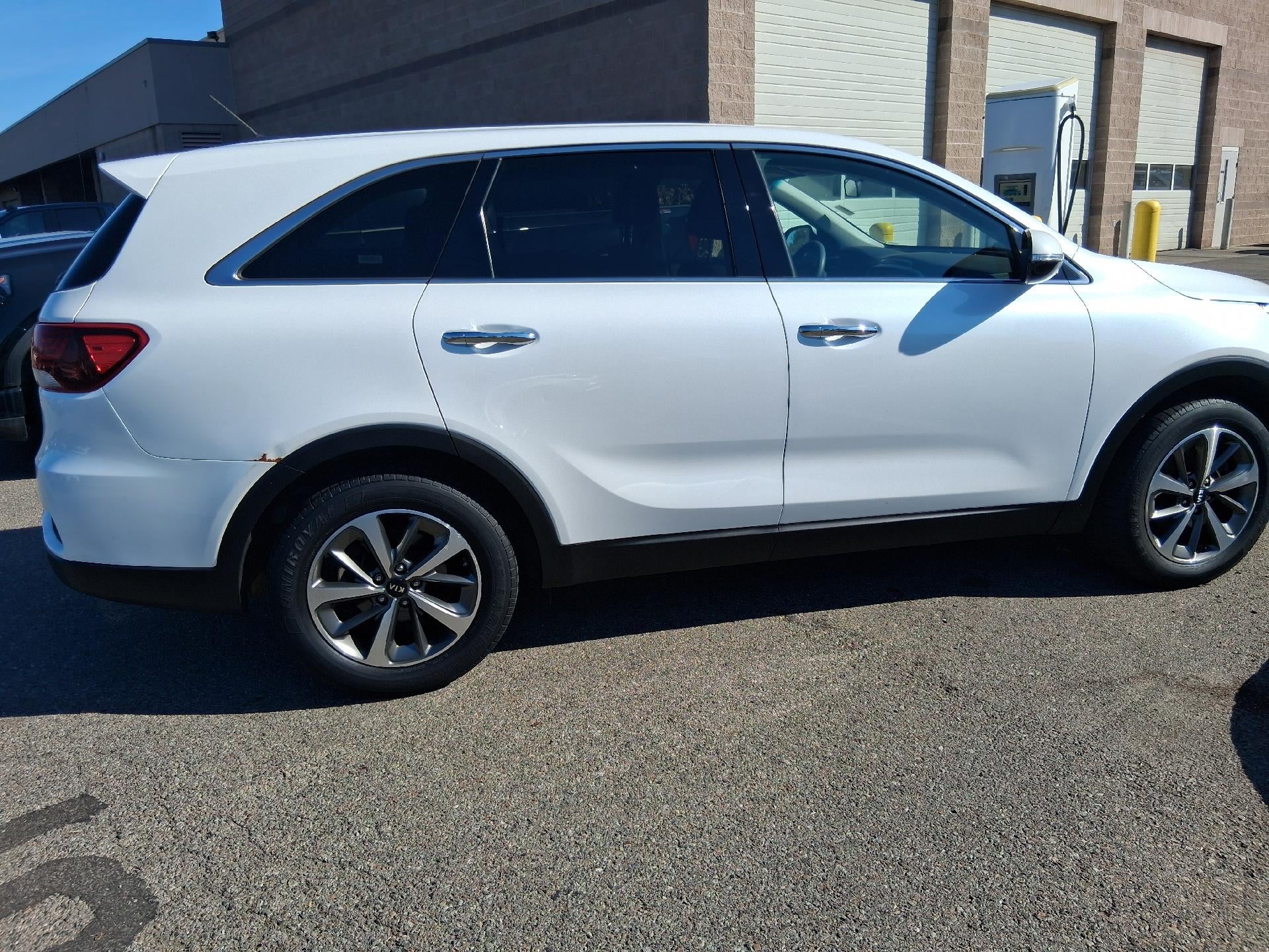 2020 Kia Sorento Power Seat, Cruise Control, Back Up Camera, Power Locks and Windows