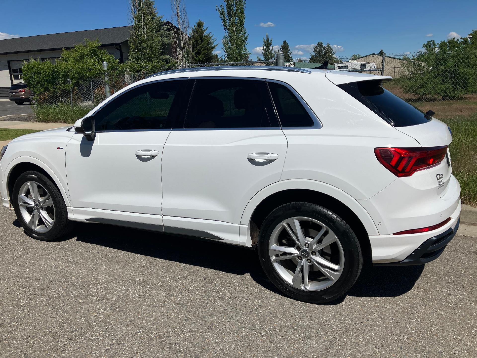 2020 Audi Q3 Leather Power Lumbar Seat, Keyless Entry, Back Up Camera