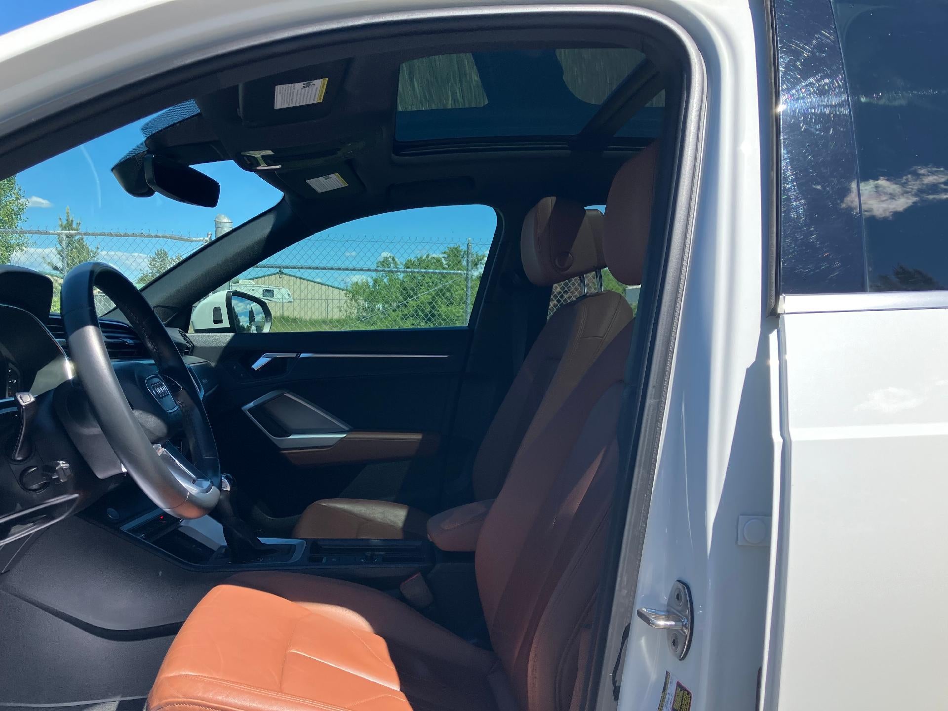 2020 Audi Q3 Leather Power Lumbar Seat, Keyless Entry, Back Up Camera