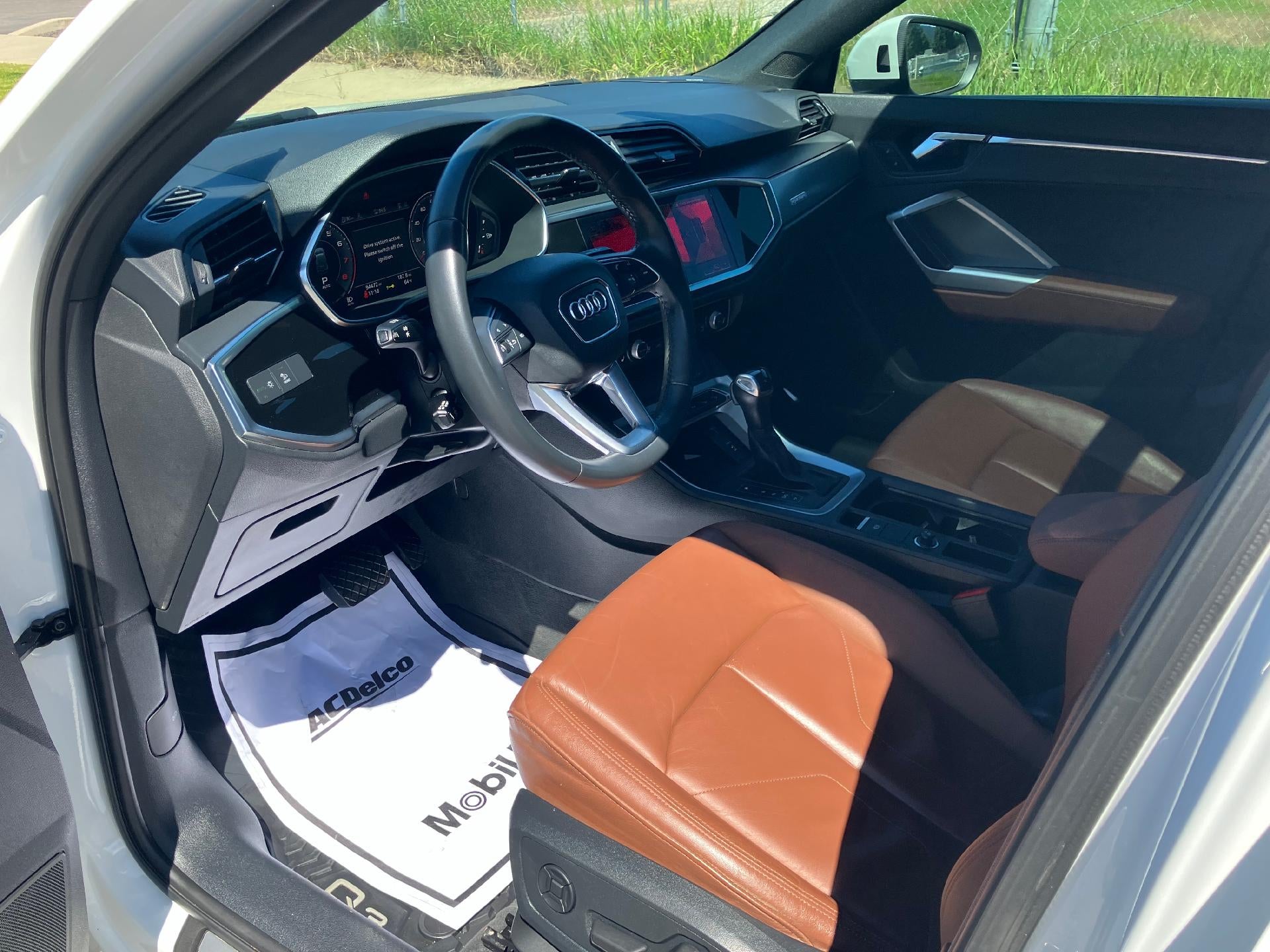 2020 Audi Q3 Leather Power Lumbar Seat, Keyless Entry, Back Up Camera